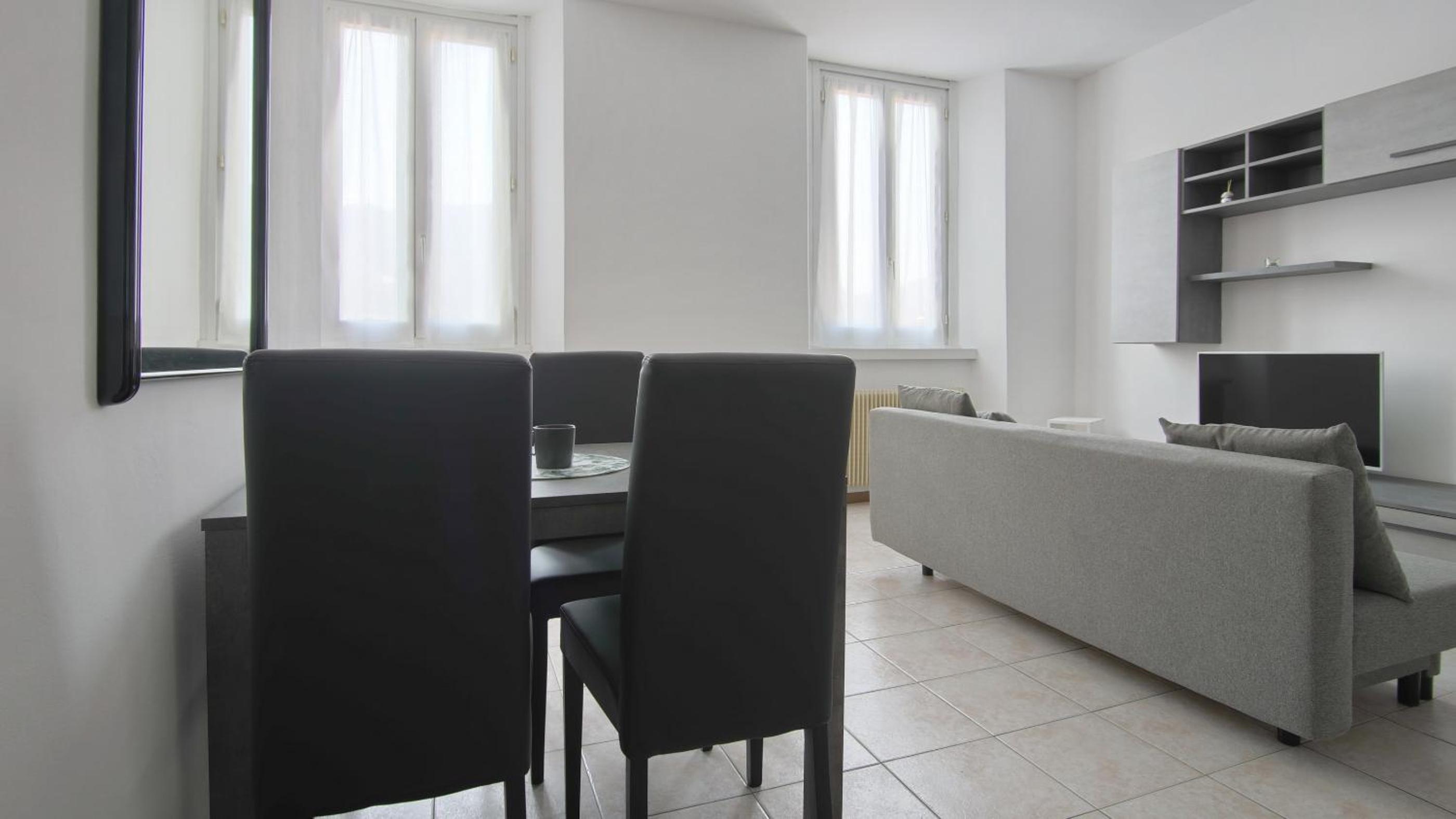 One-Bedroom Apartment