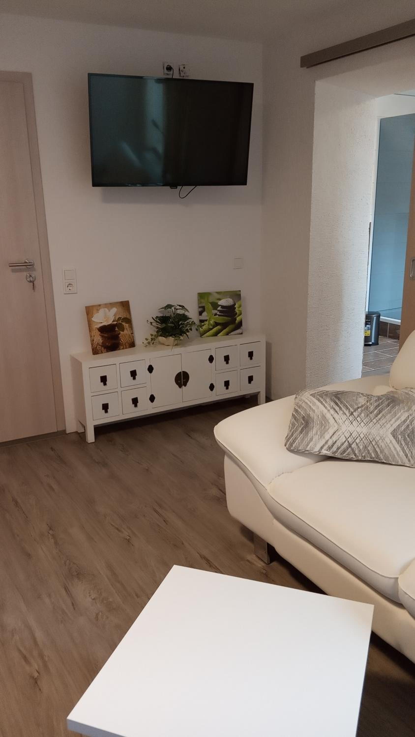 Large Double Room - Photo 7
