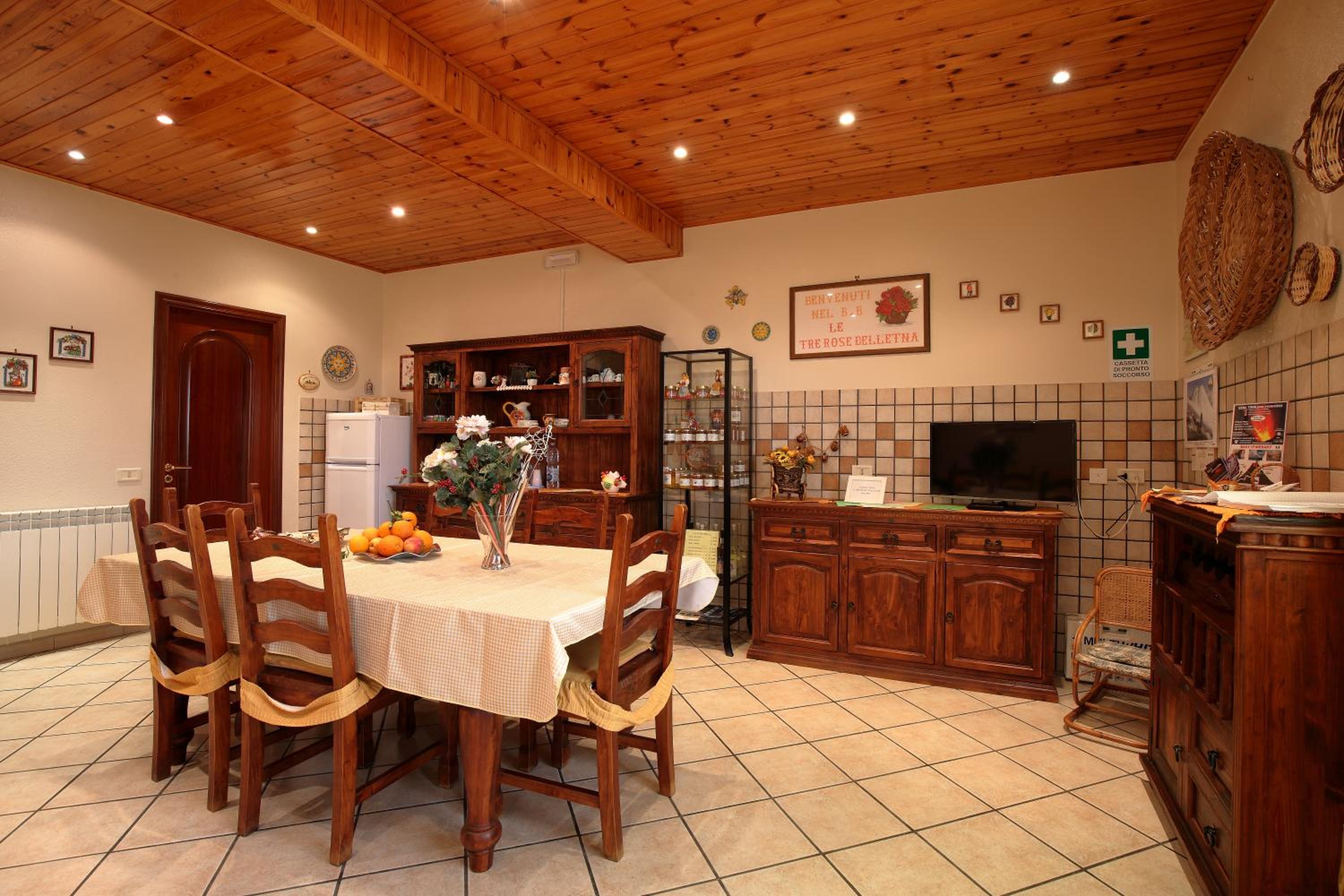 Large Double Room - Photo 8