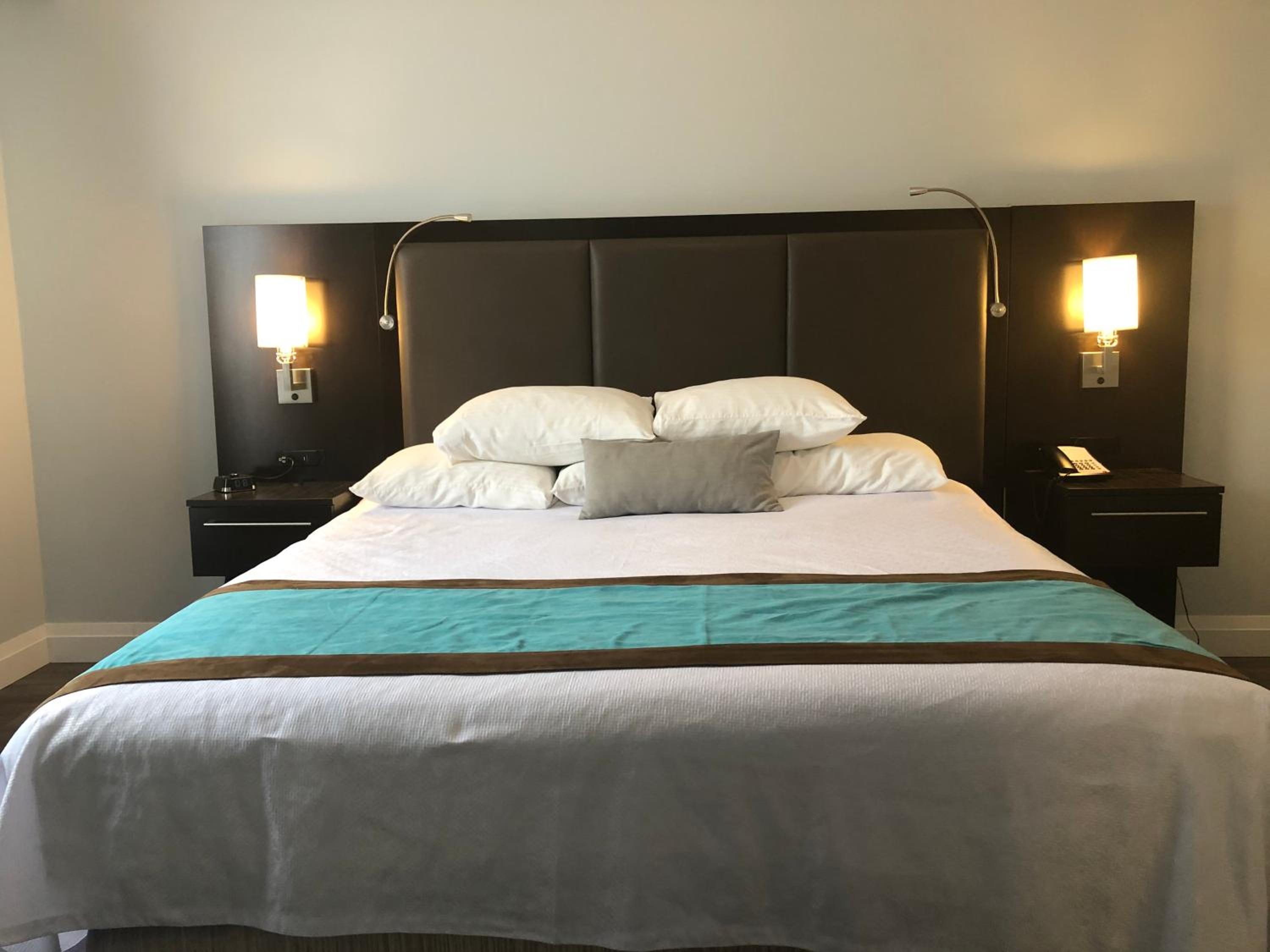 Suite with Two King Beds and Sofa Bed - Non-Smoking photo 3