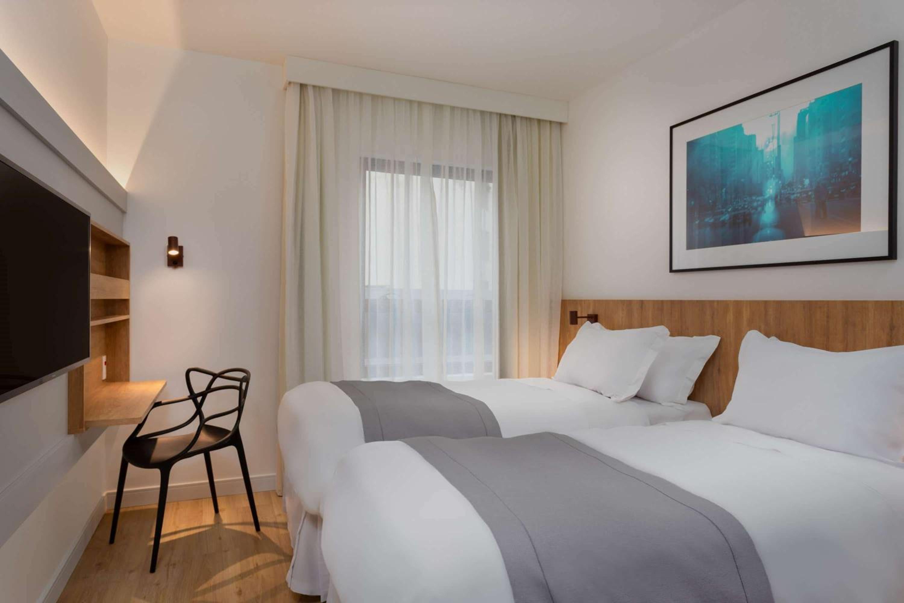 Standard Twin Room - Non-Smoking - Photo 1