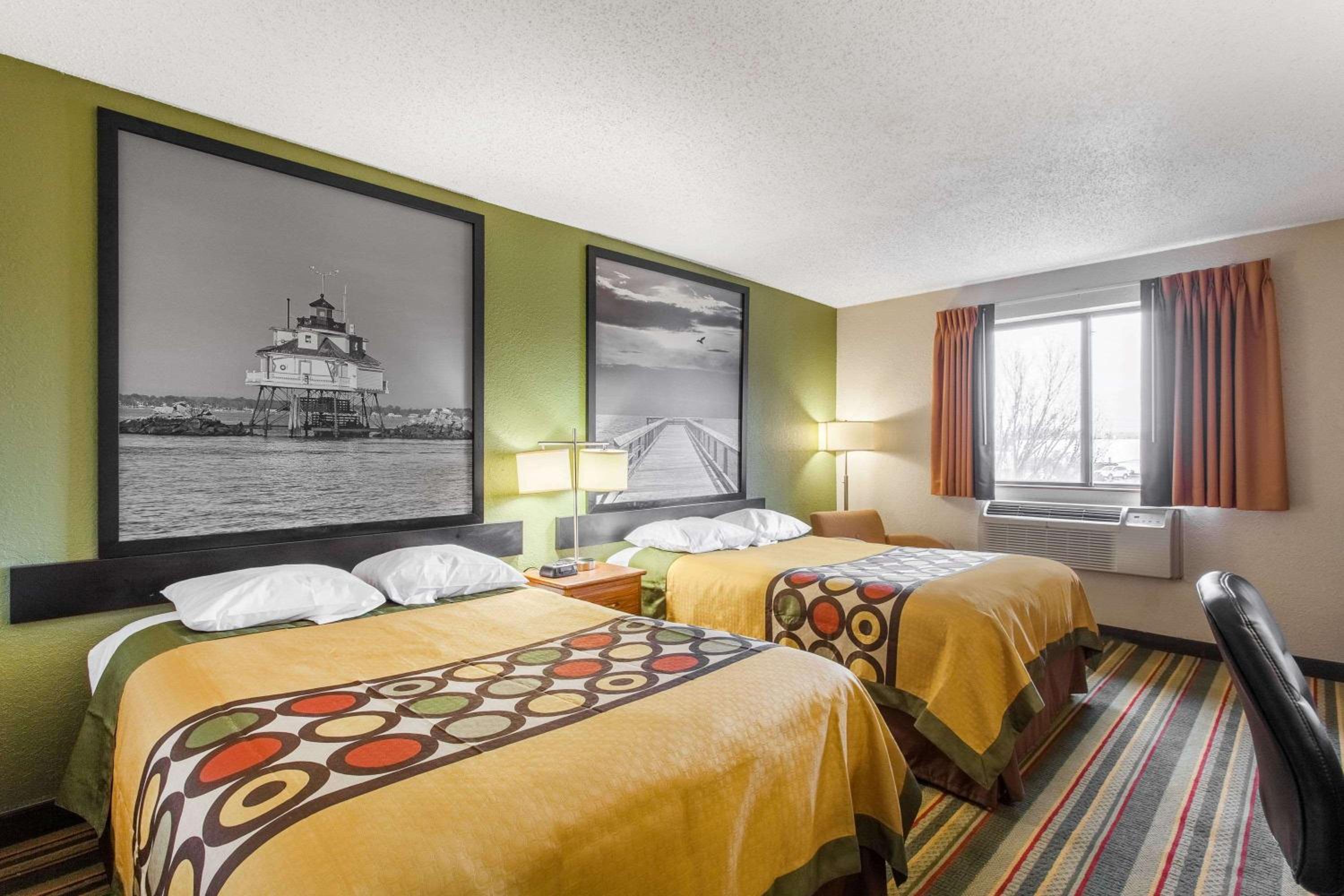 Deluxe Double Room with Two Double Beds - Non-Smoking - Photo 3