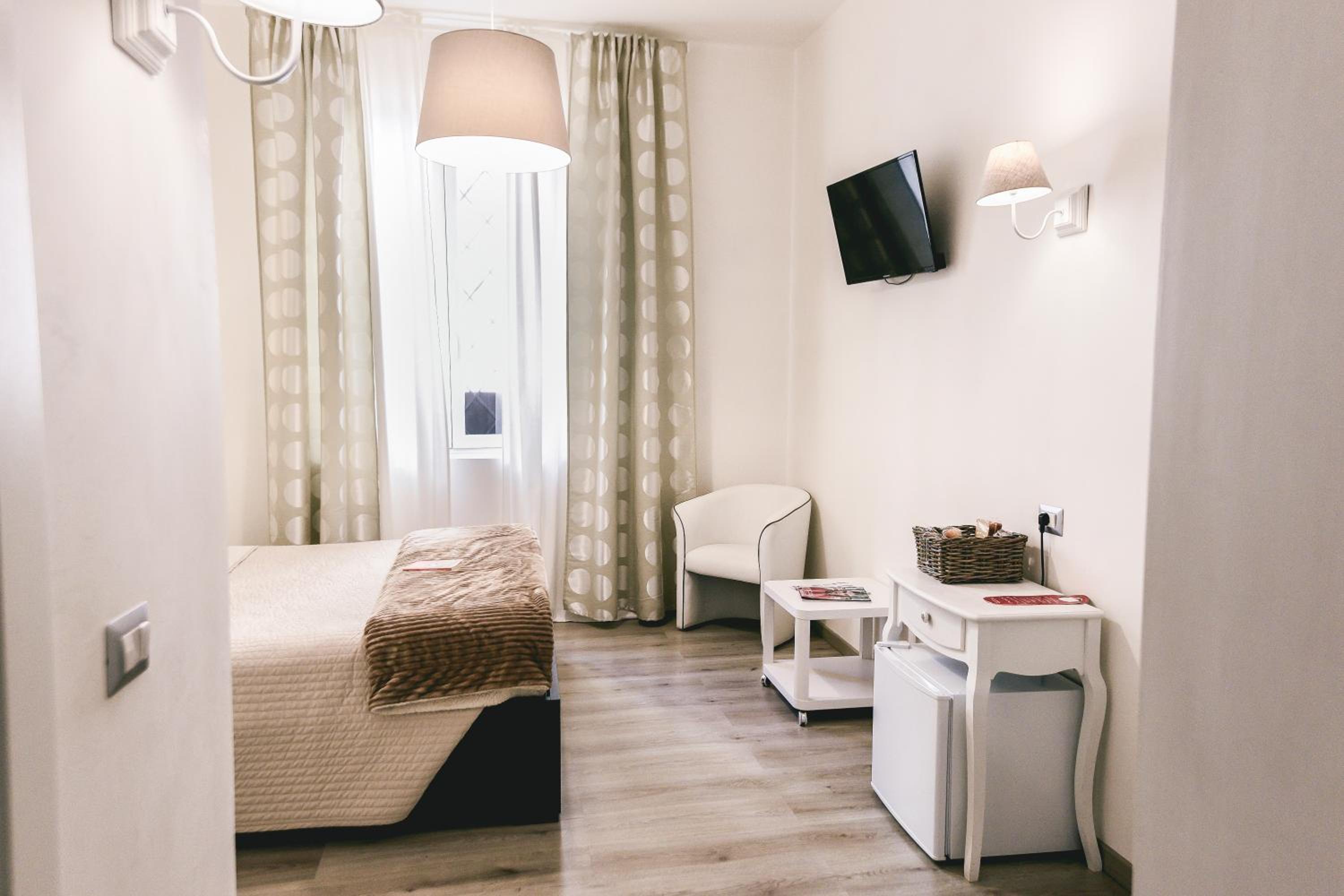 Double Room with Private Bathroom photo 1