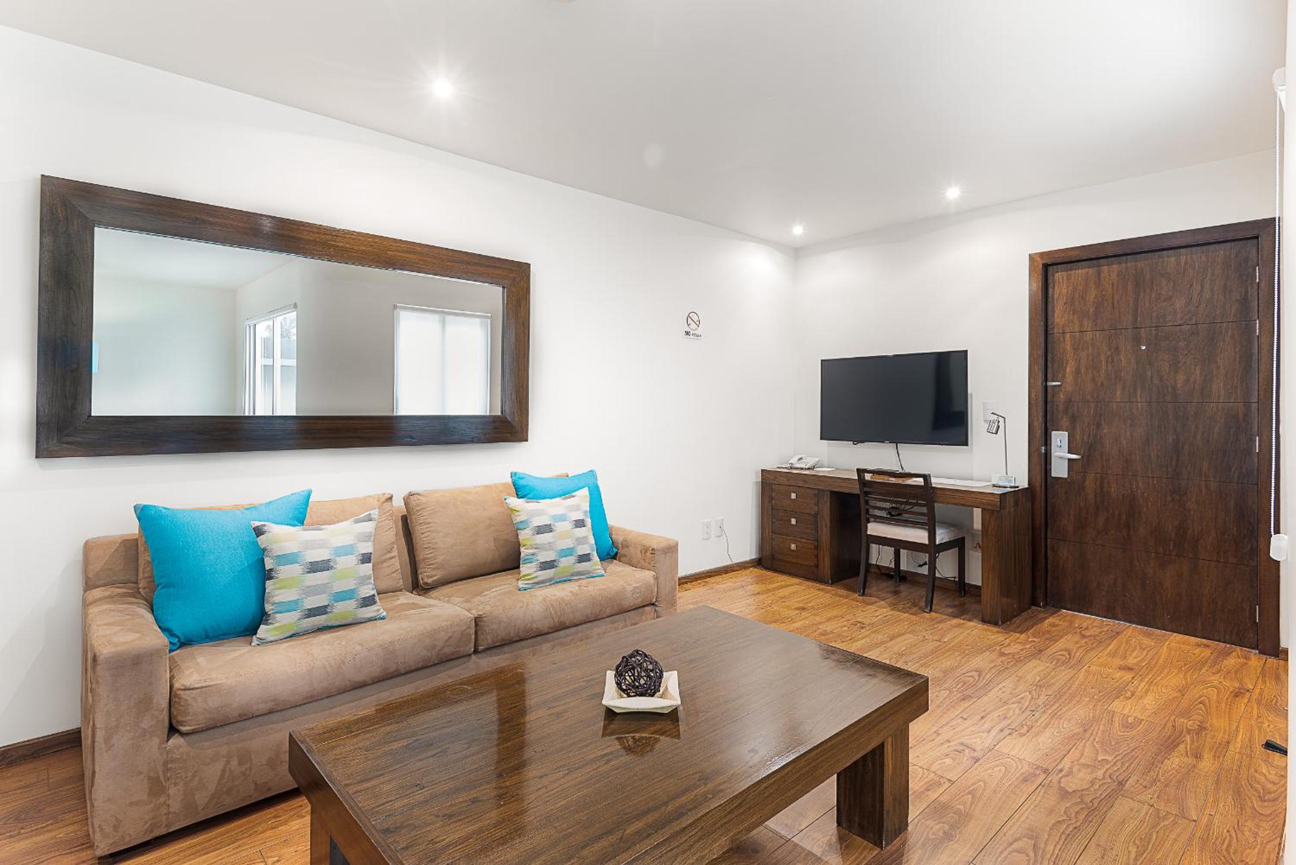 Superior Suite - Photo 42