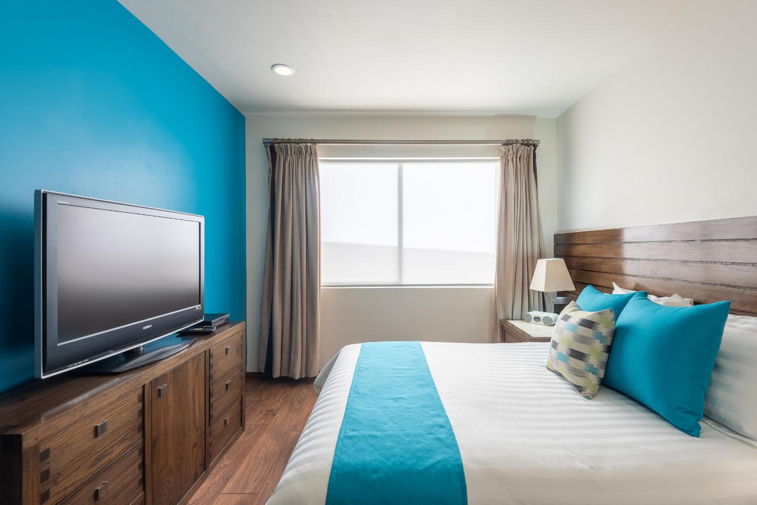 Superior Suite - Photo 39