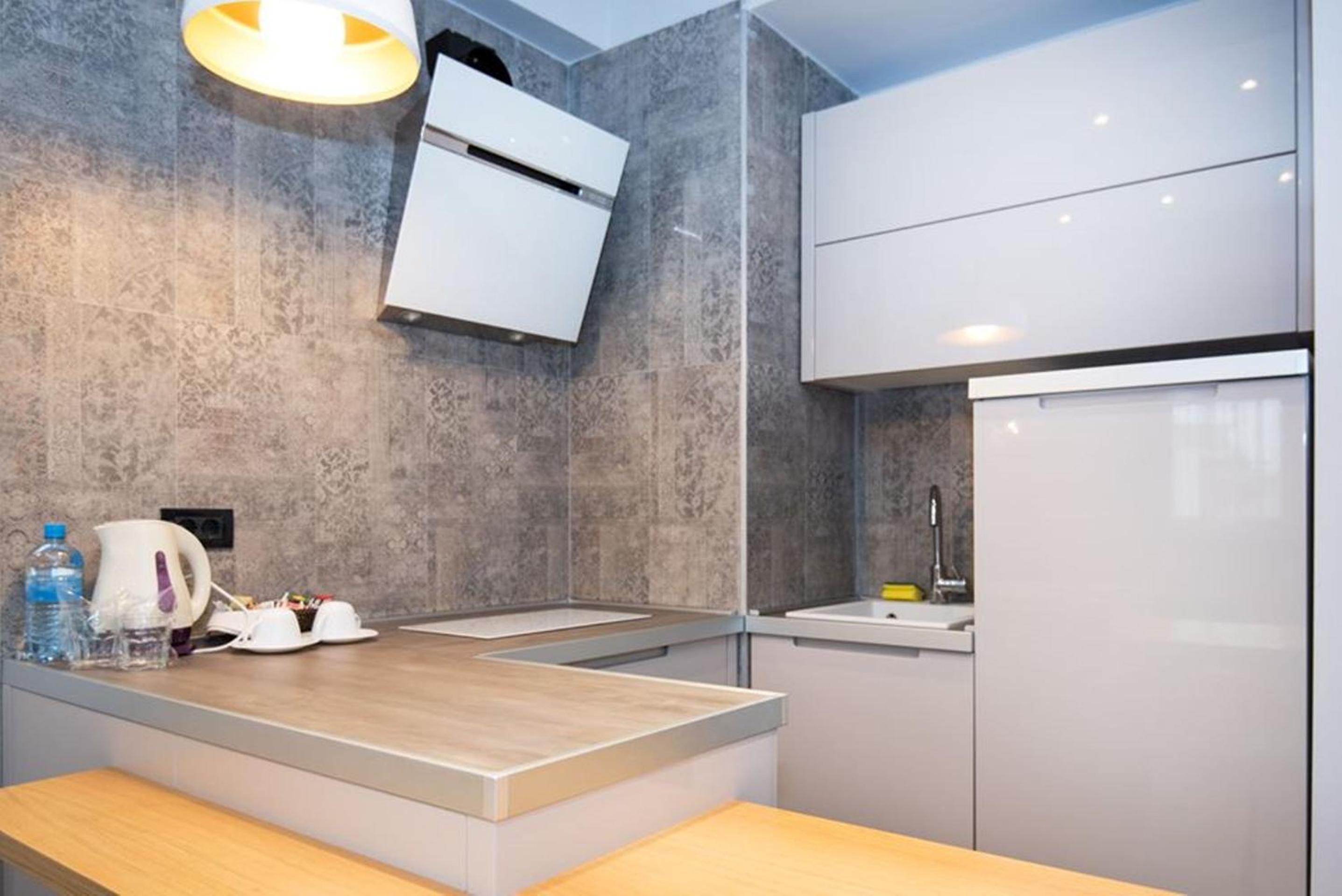 Premier One-Bedroom Apartment - Photo 6