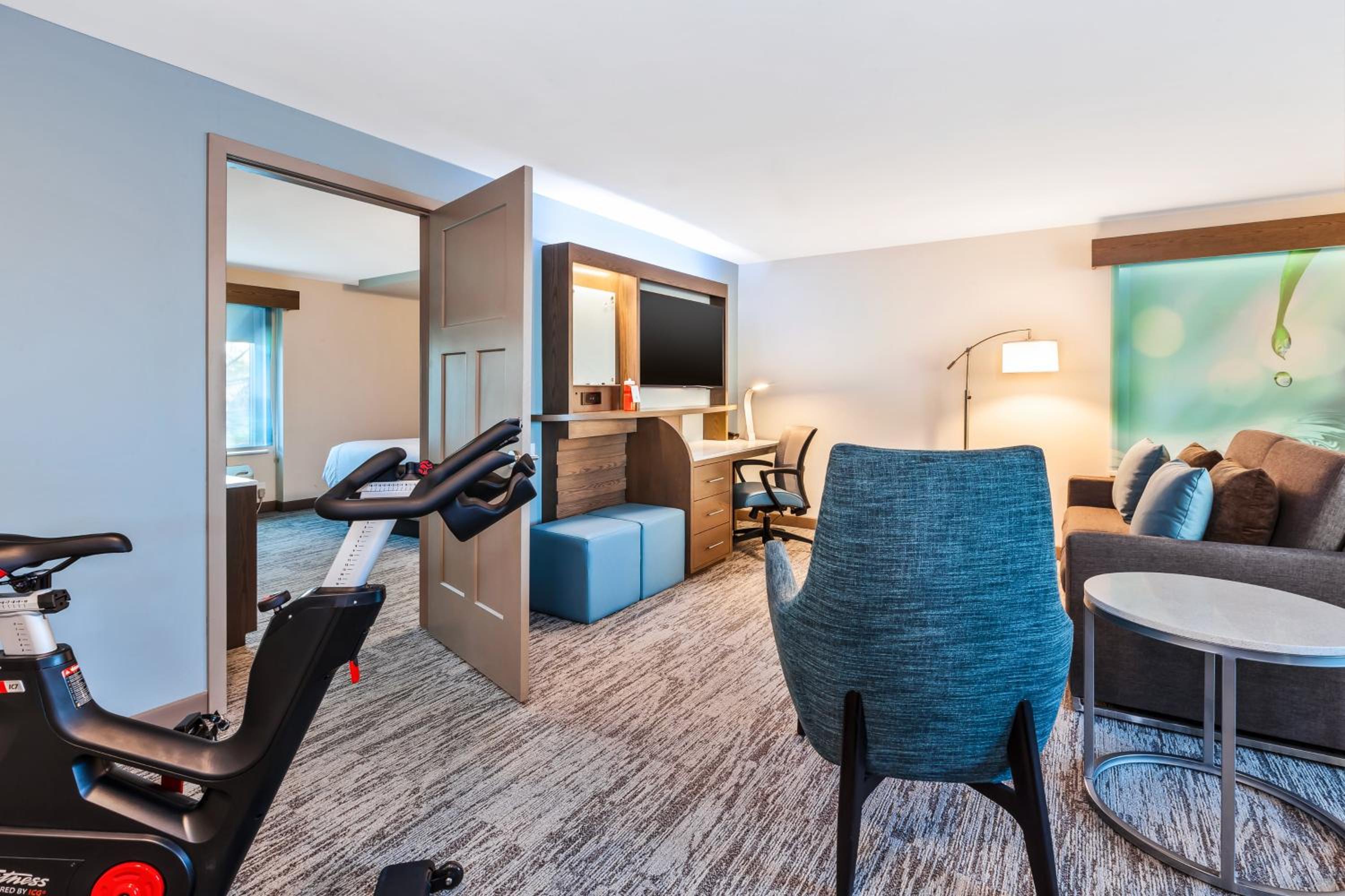 One-Bedroom Suite with Sofa Bed - Photo 1