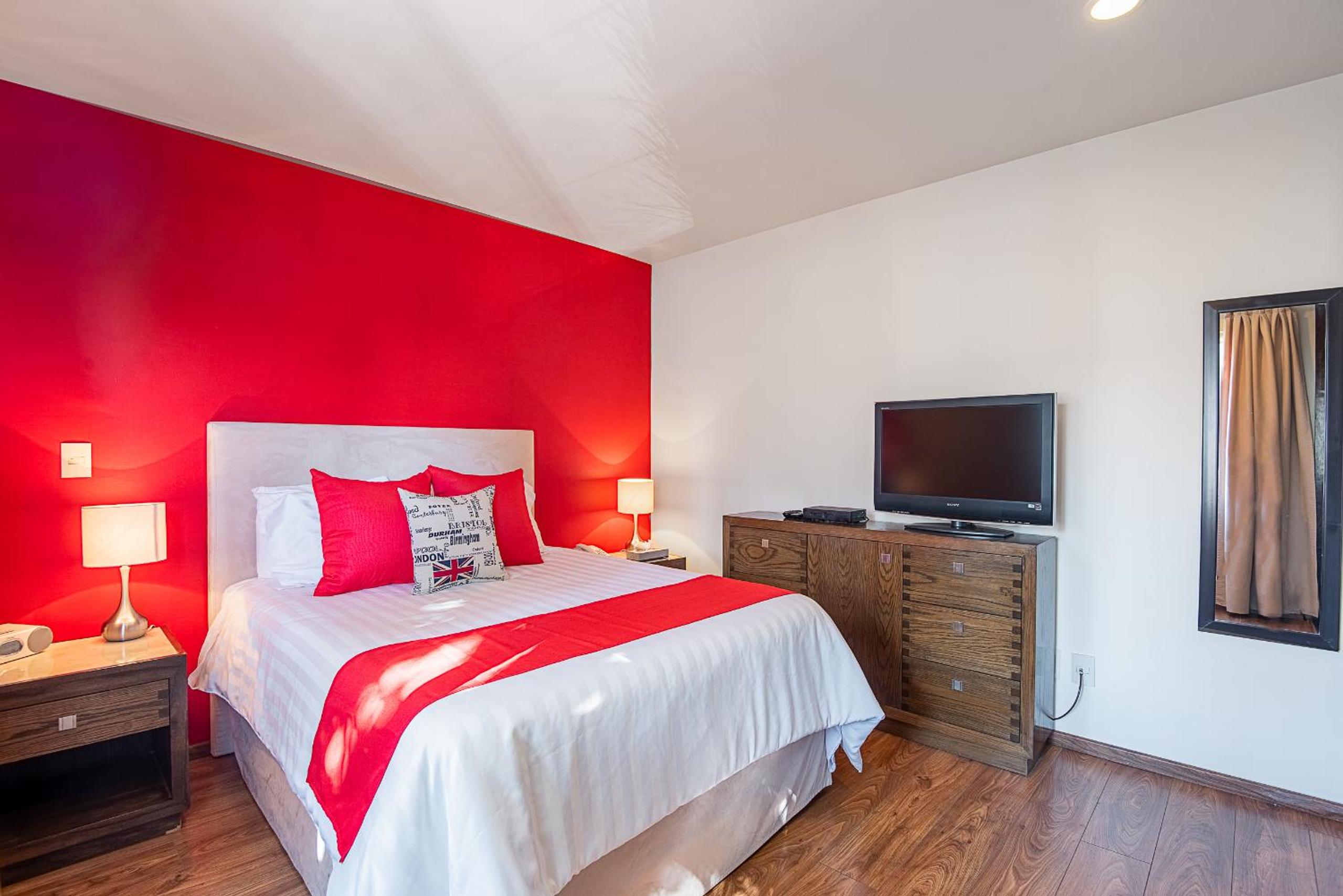 Executive Suite - Photo 25