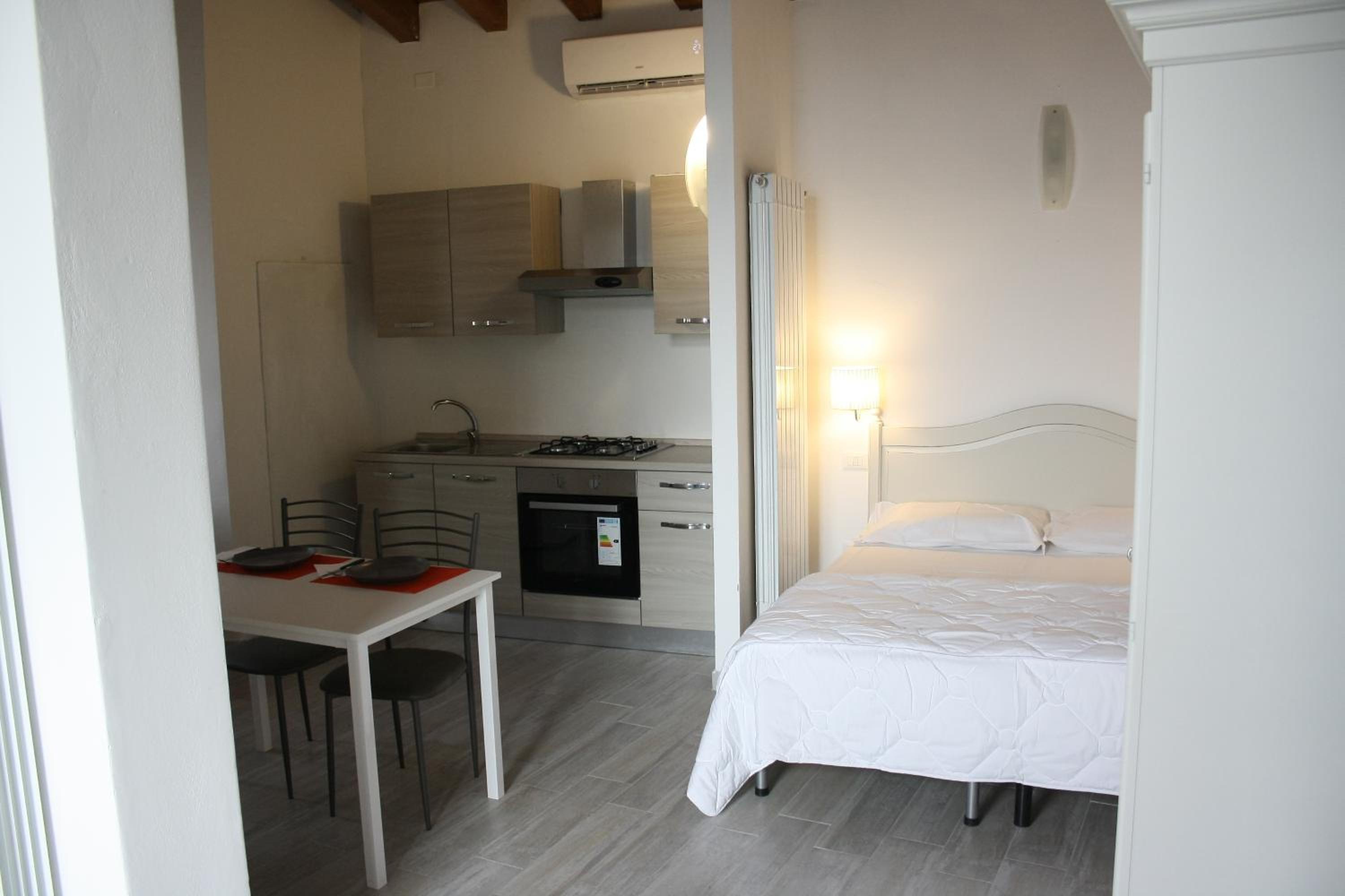 Studio Apartment photo 1