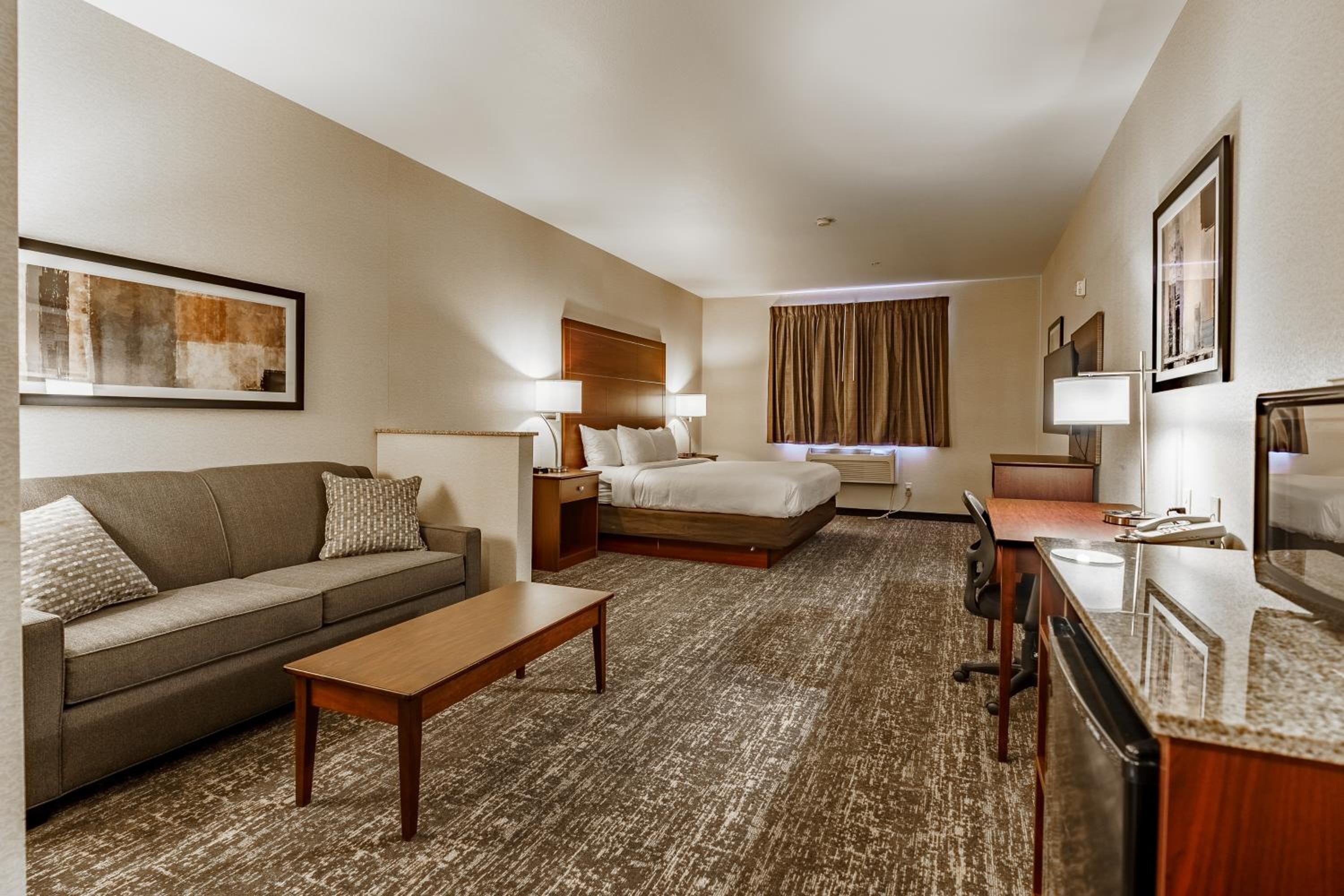 King Suite - Non-Smoking - Photo 1