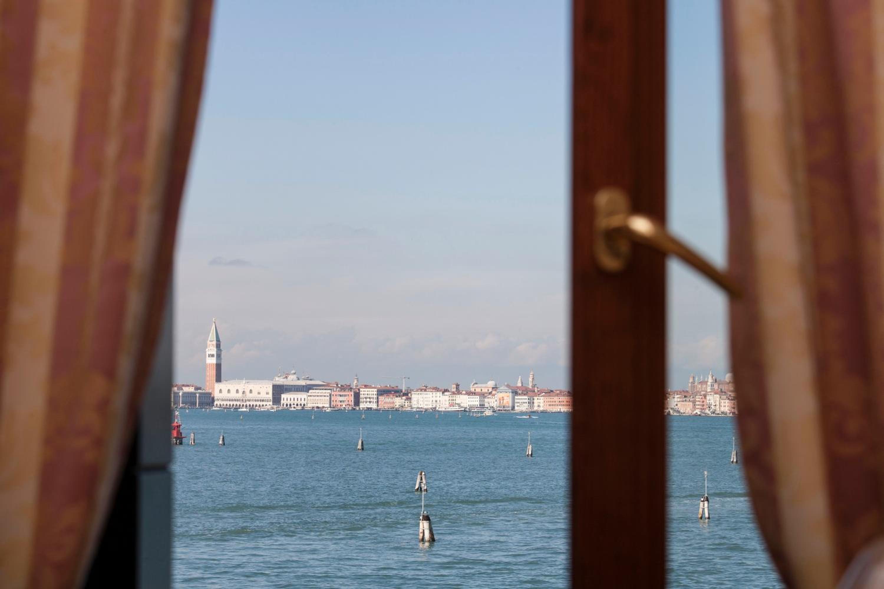 Classic Double Room with San Marco View photo 2