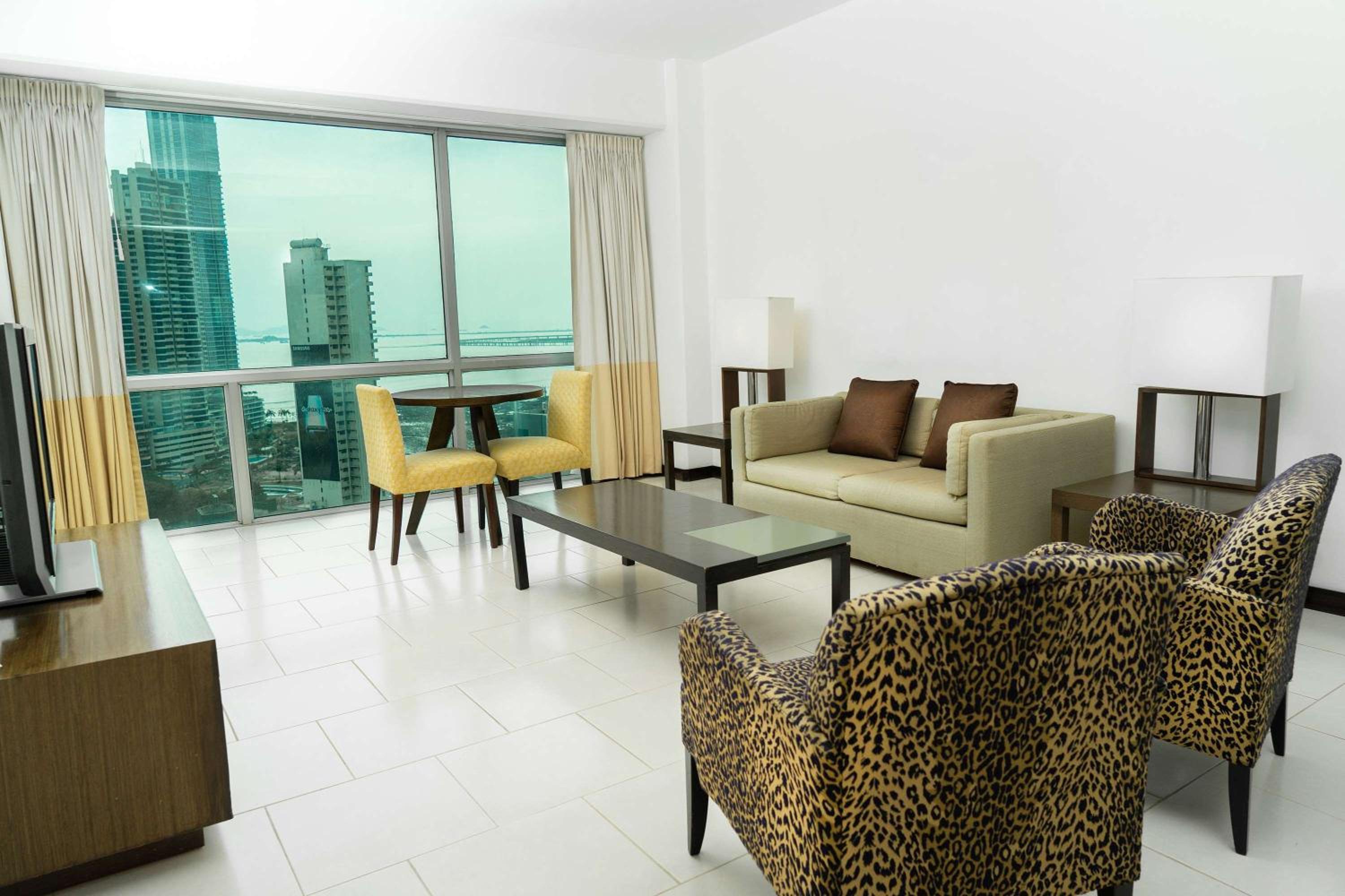 Junior Suite with Ocean View - Photo 3