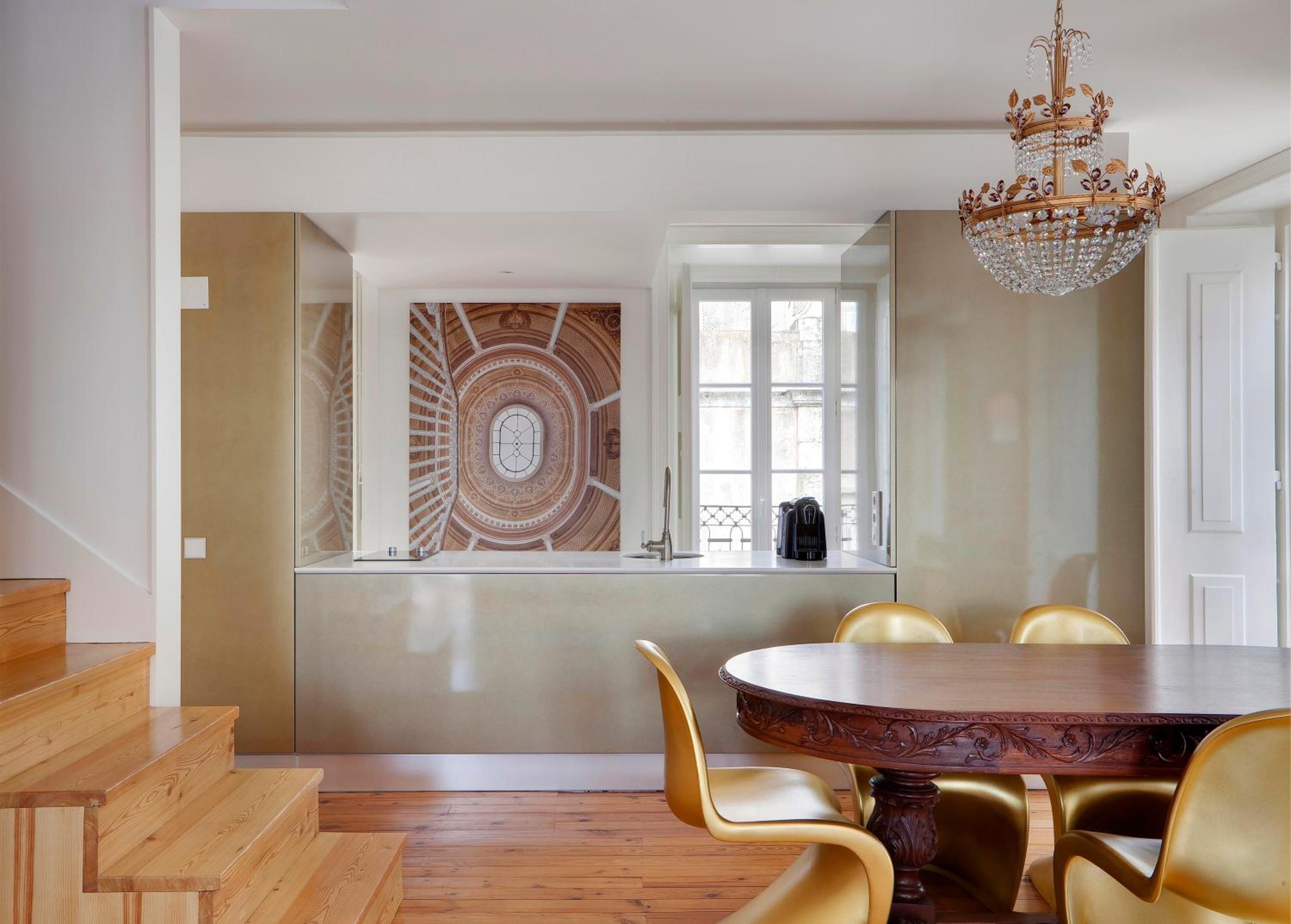 Duplex Two-Bedroom Apartment with Balcony photo 3