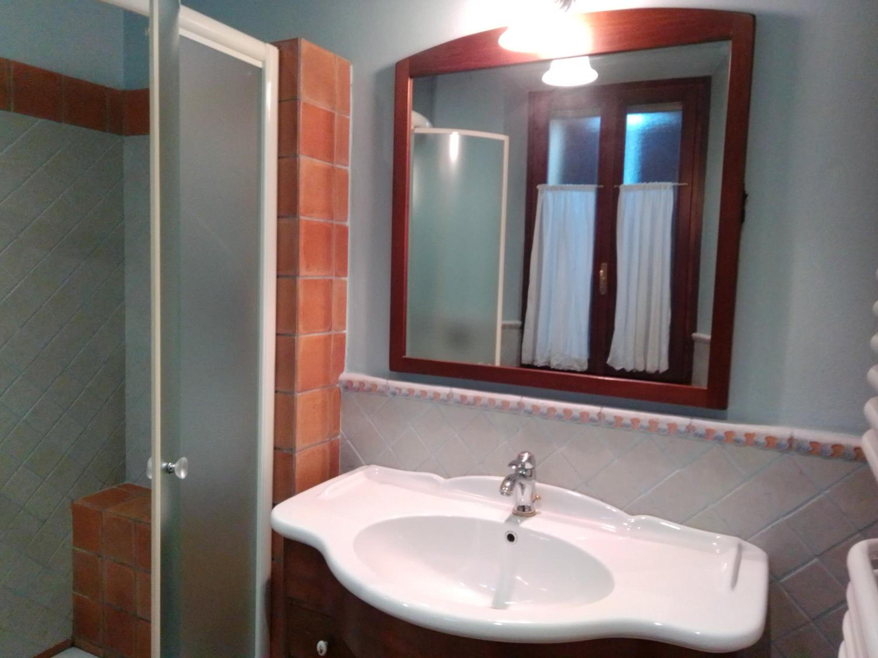 Double or Twin Room - Photo 7