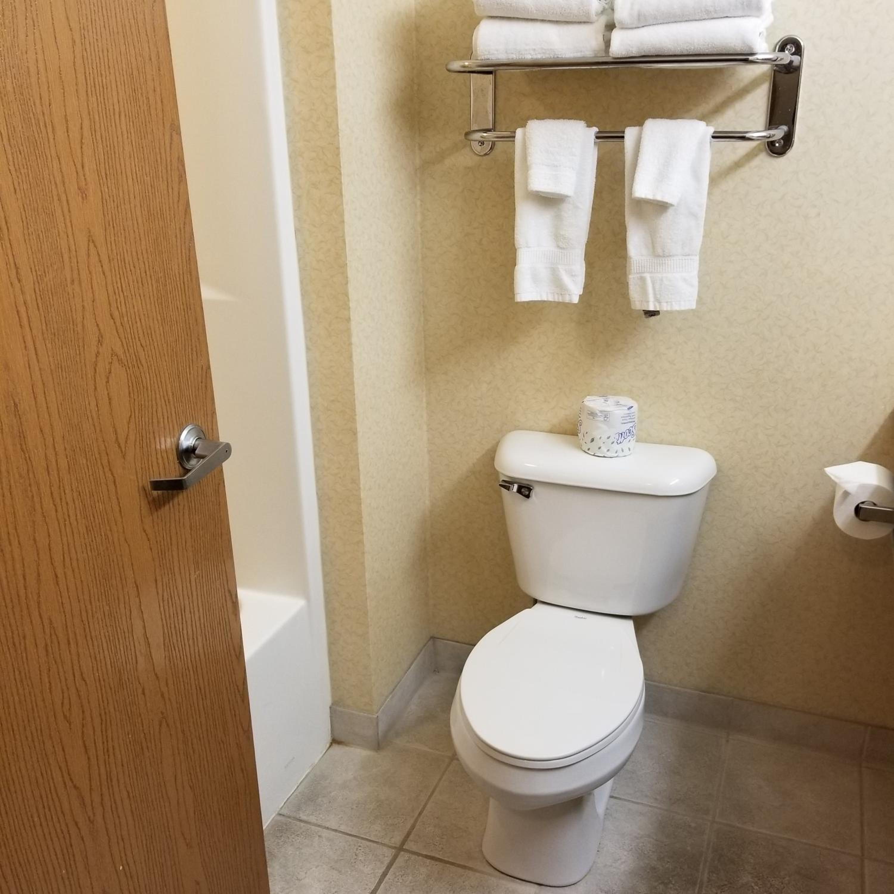 King Suite - Non-Smoking - Photo 2