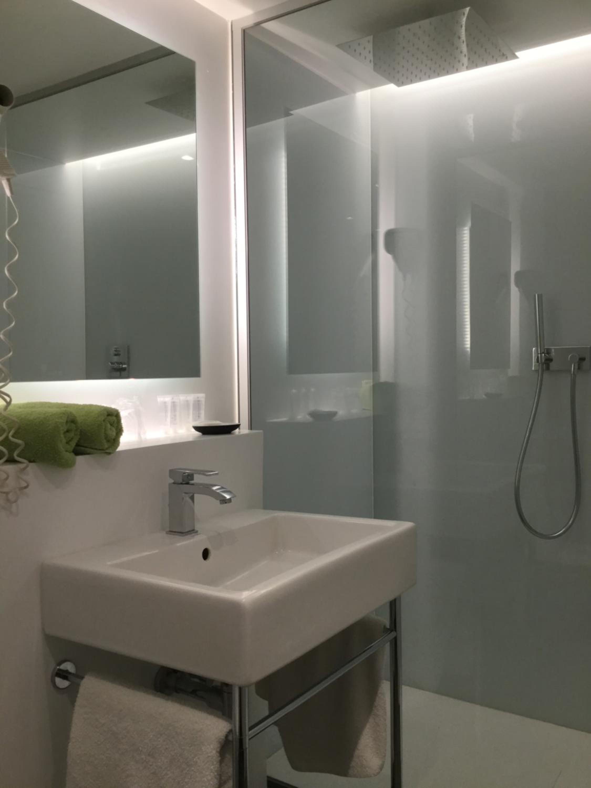 Double Room - Photo 17
