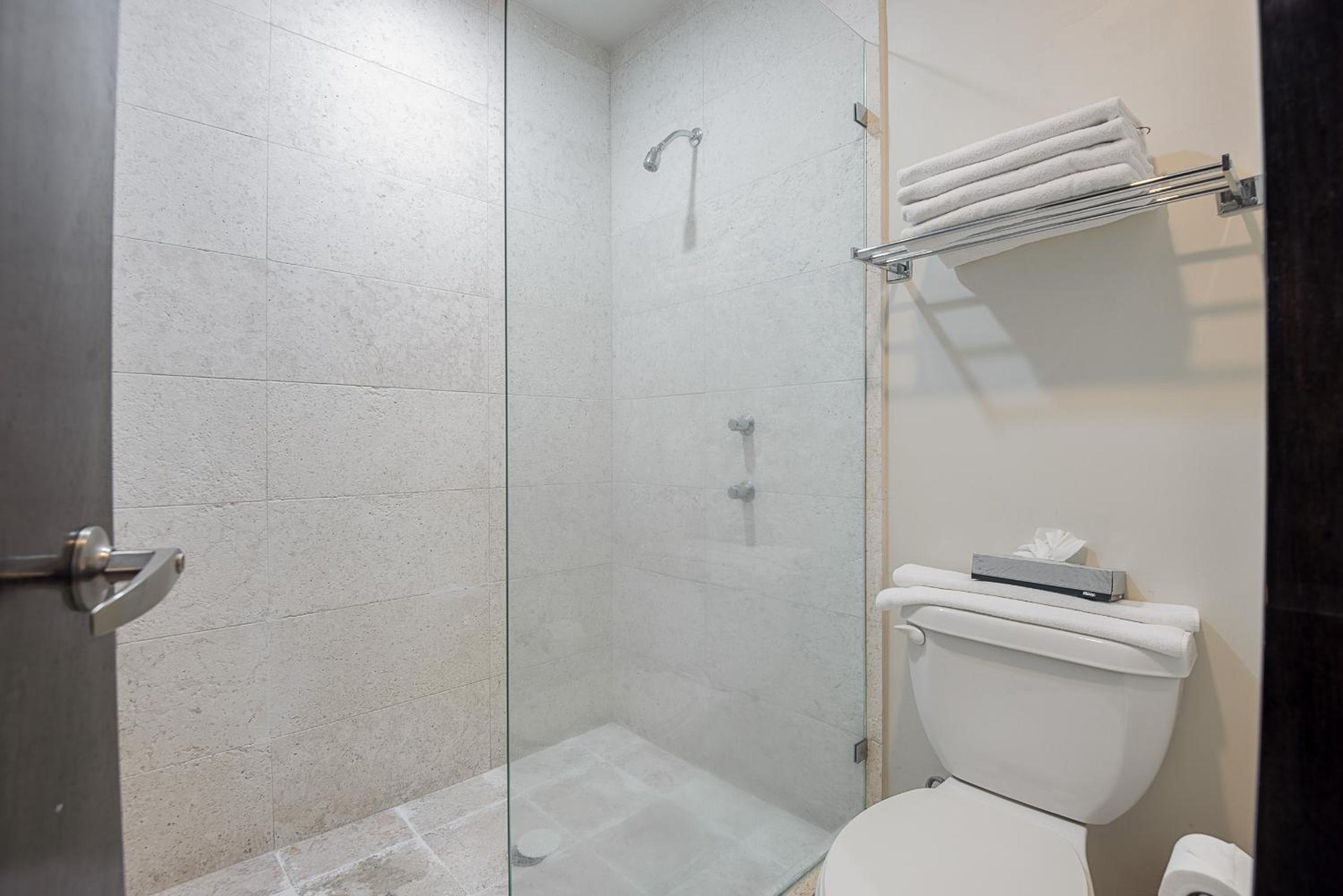 Superior Suite - Photo 32