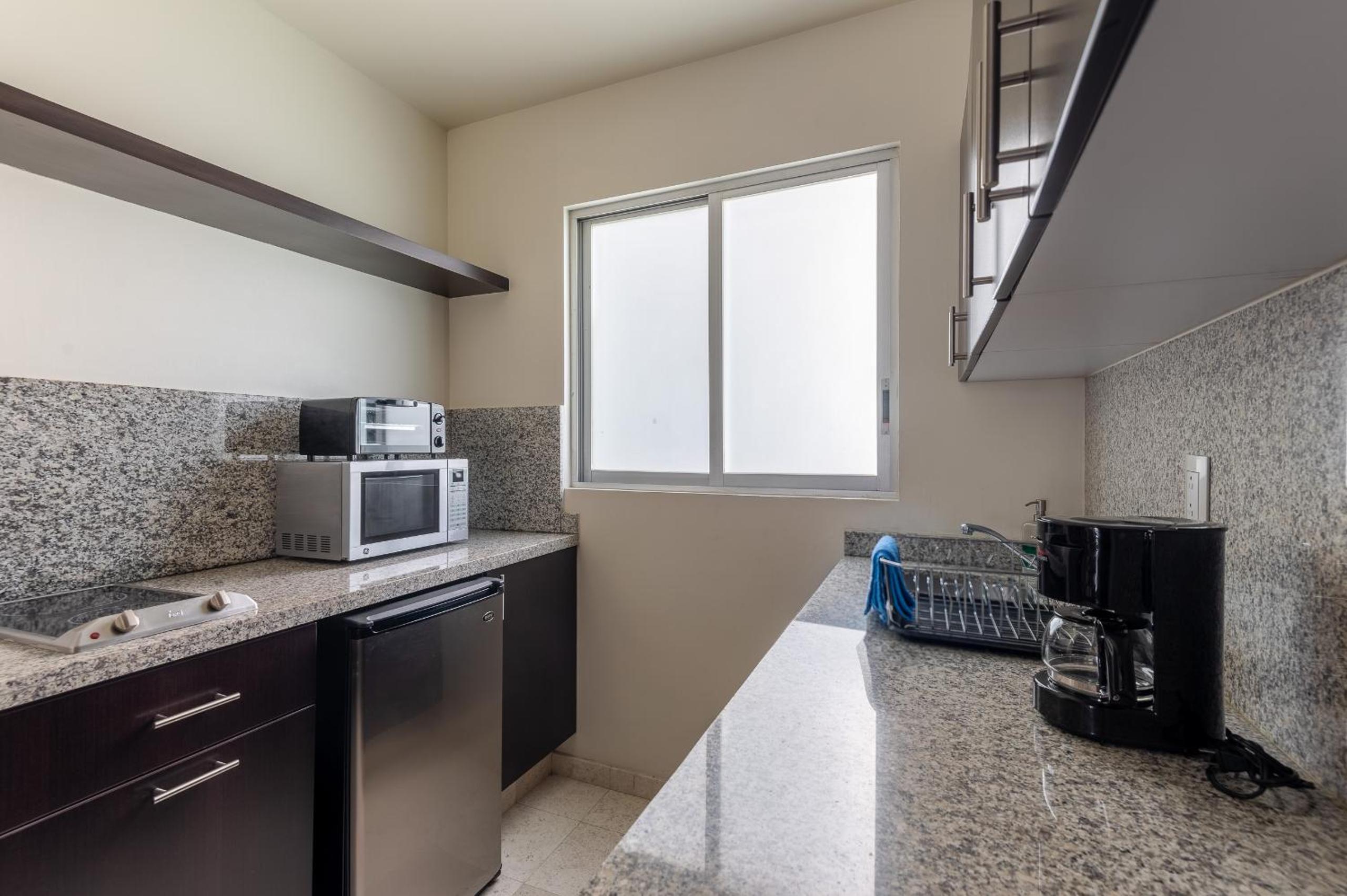 Executive Suite - Photo 11