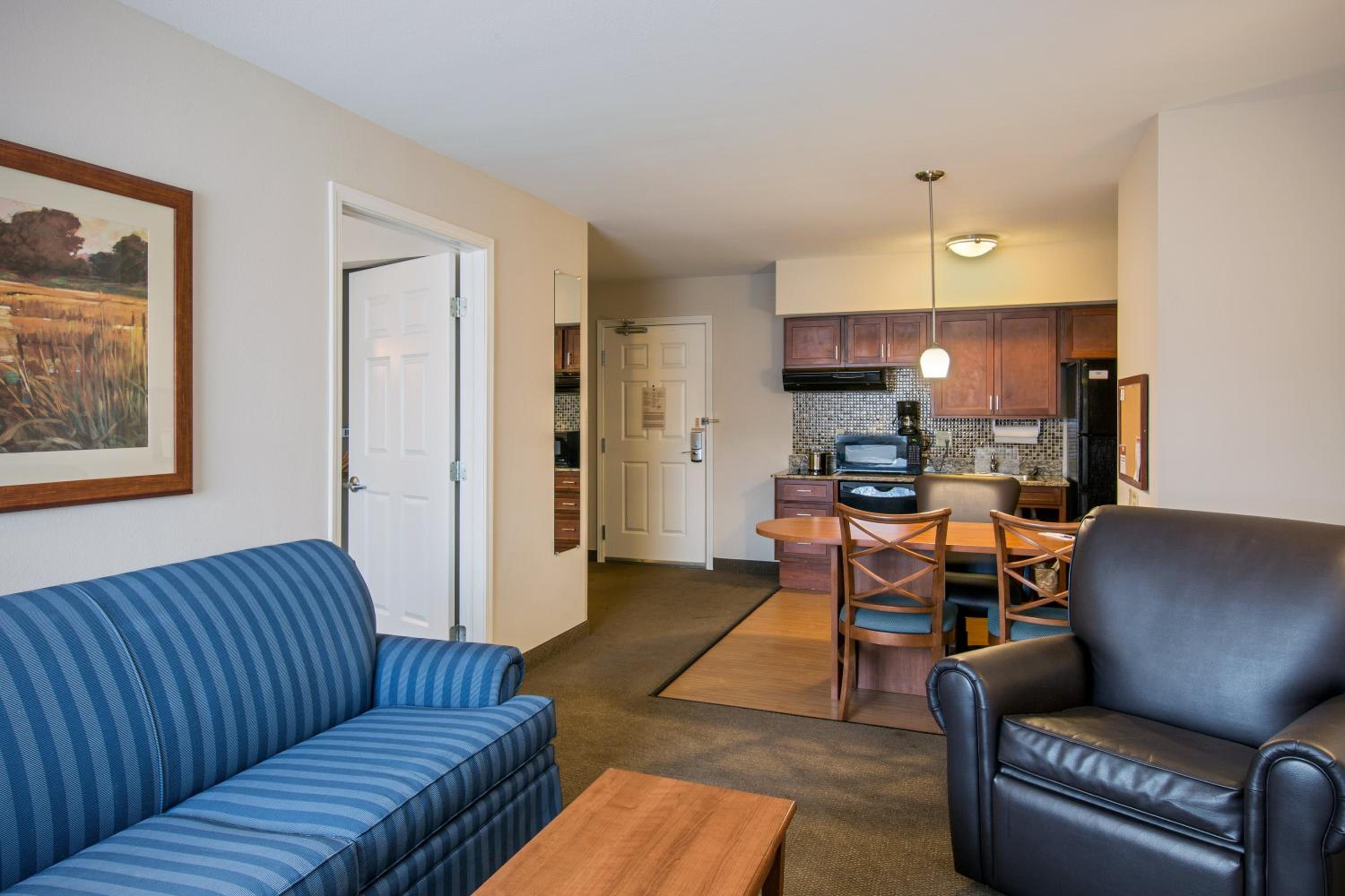 One-Bedroom Suite with Two Double Beds - Photo 1