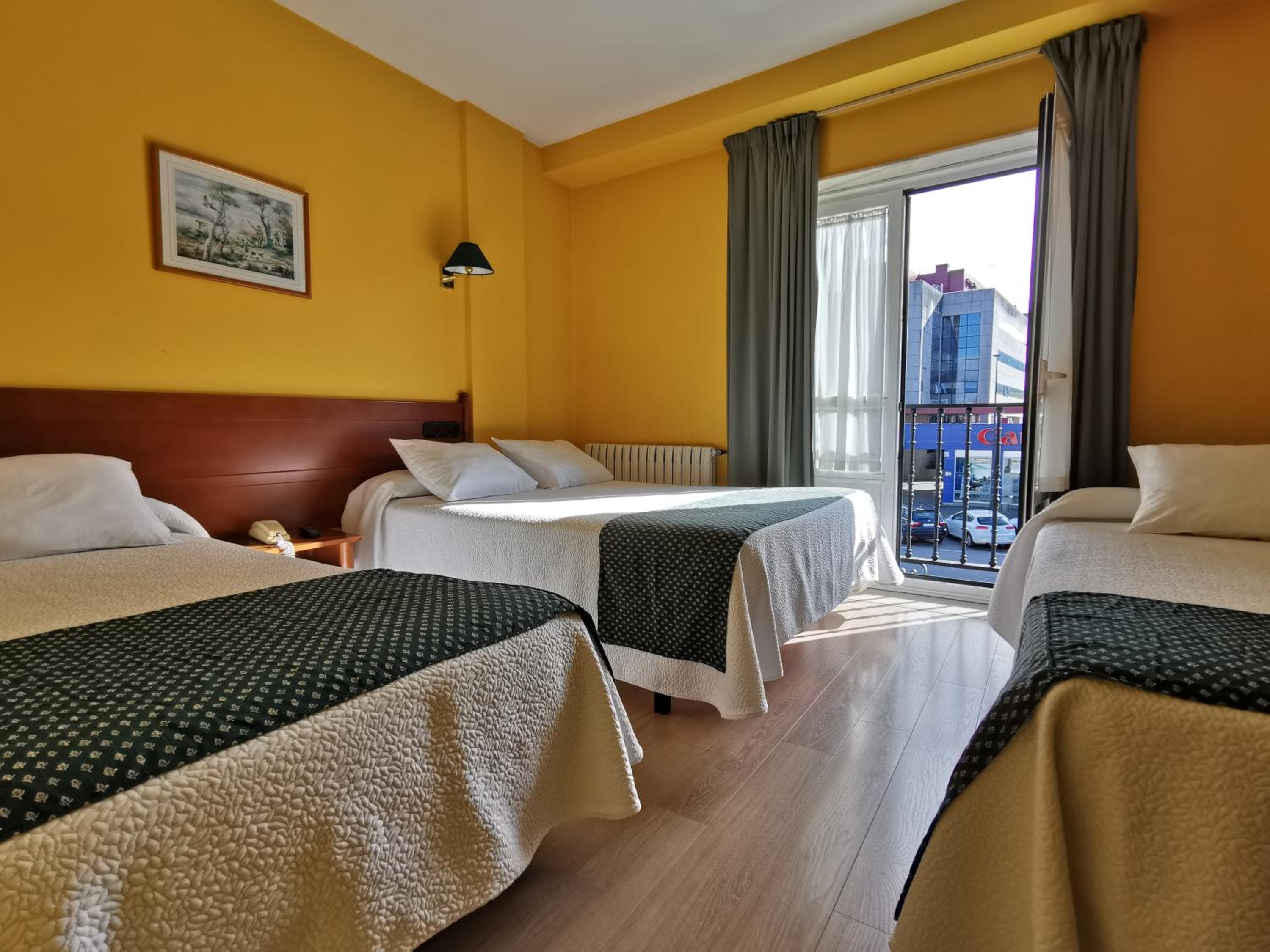 Triple Room photo 2