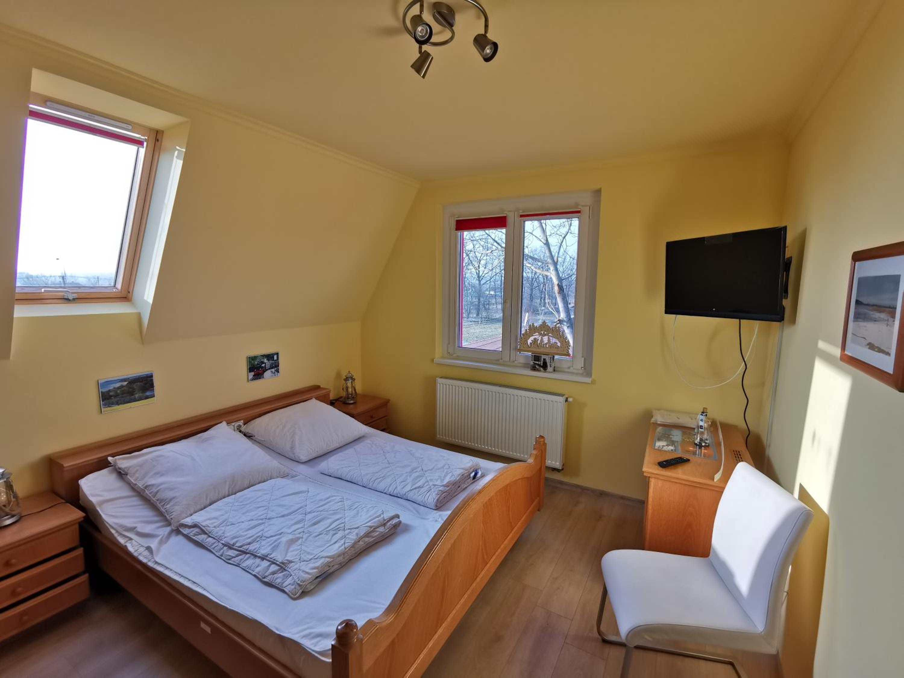 Double Room with Private Bathroom - Photo 5