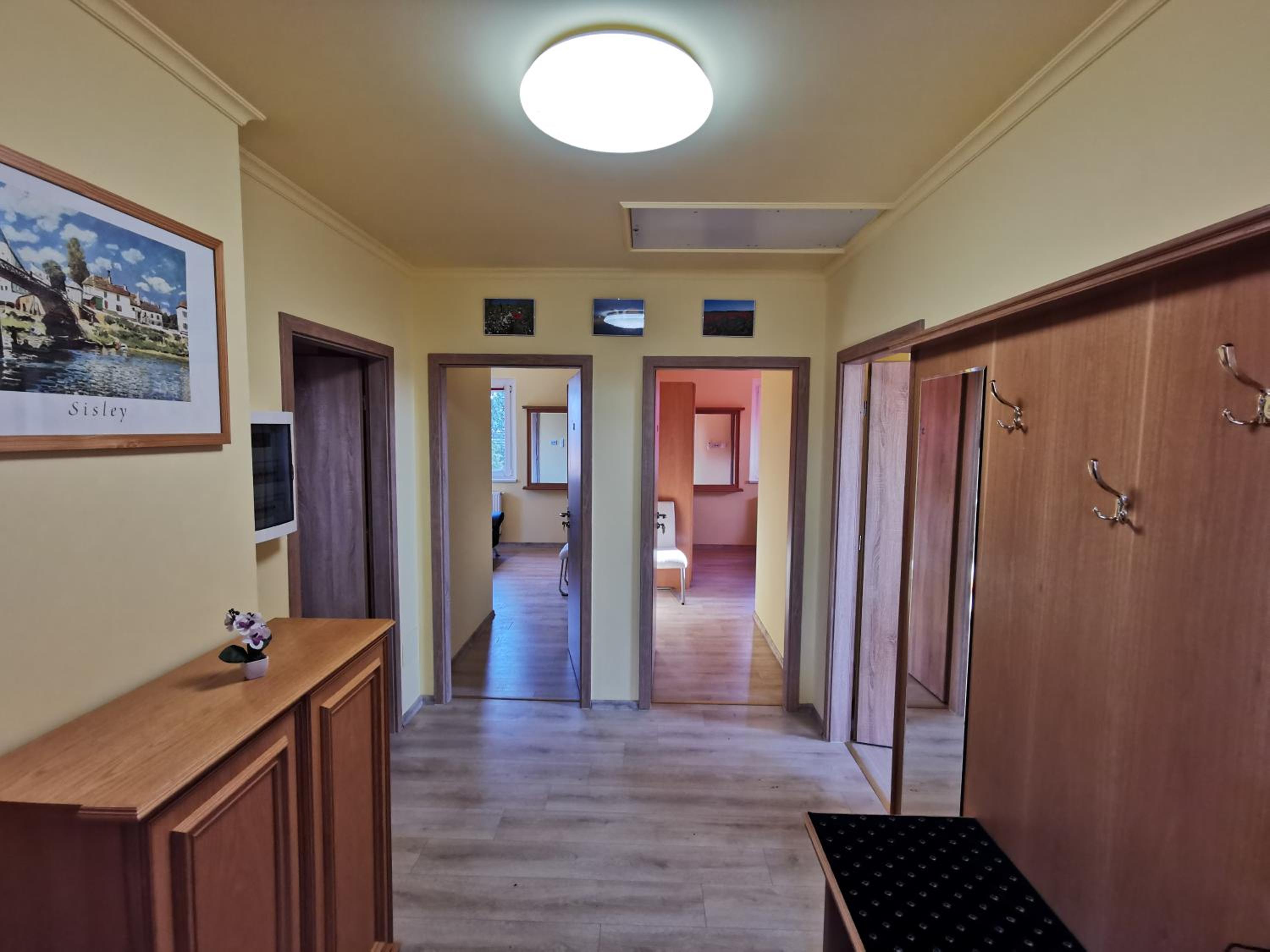 Double Room with Private Bathroom - Photo 6