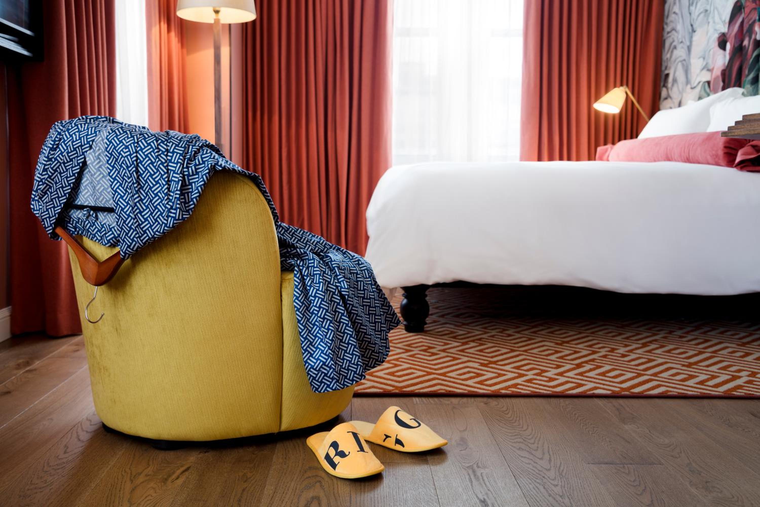 Superior King Room - Photo 4