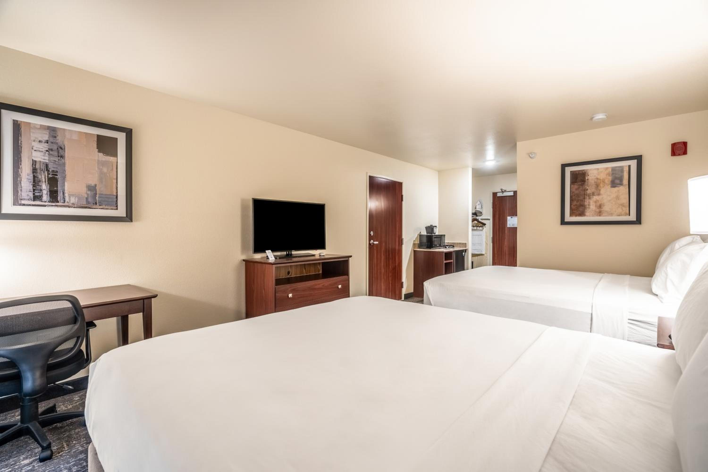 Queen Room - Photo 1