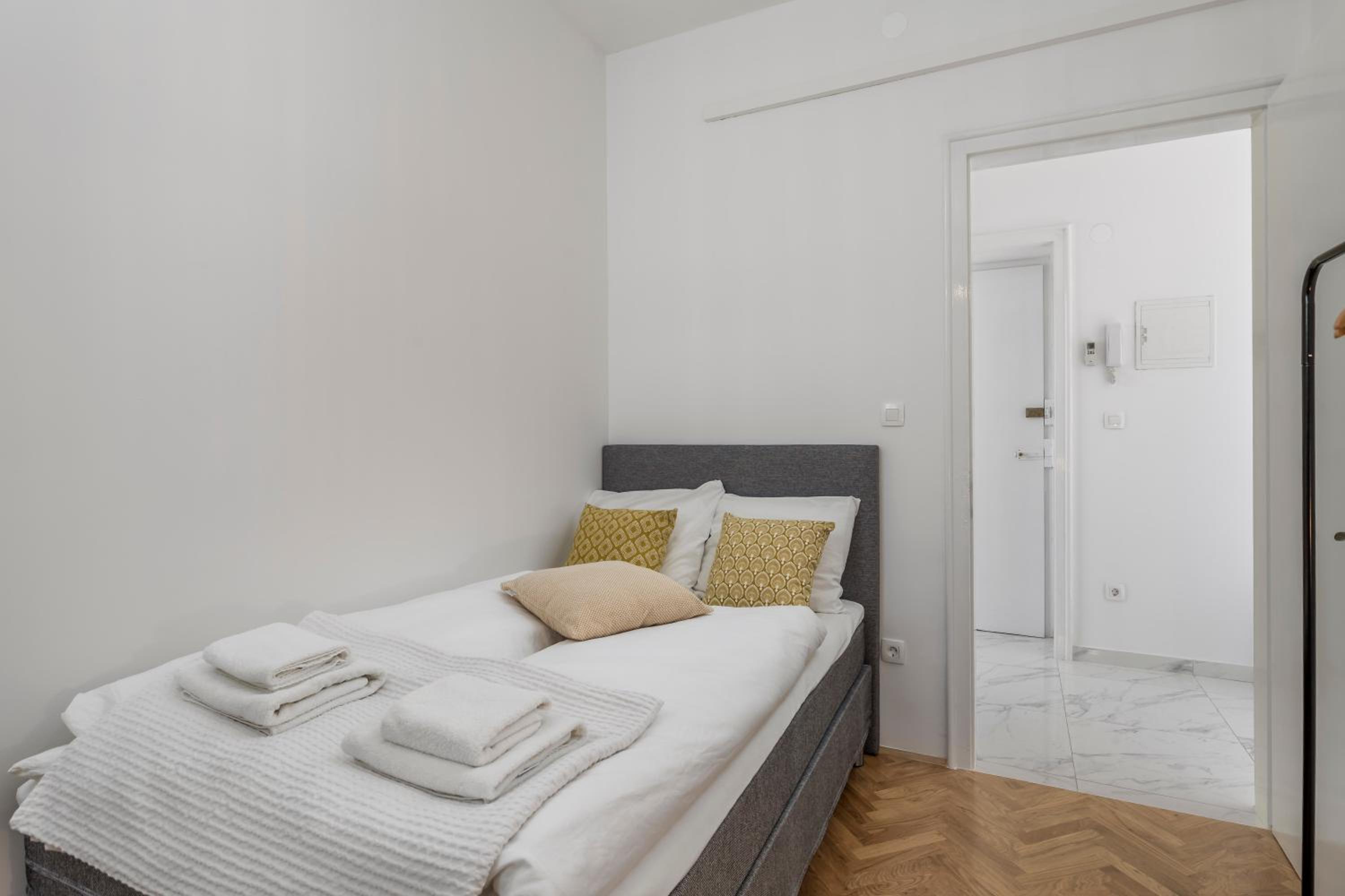 Two-Bedroom Apartment - Photo 9