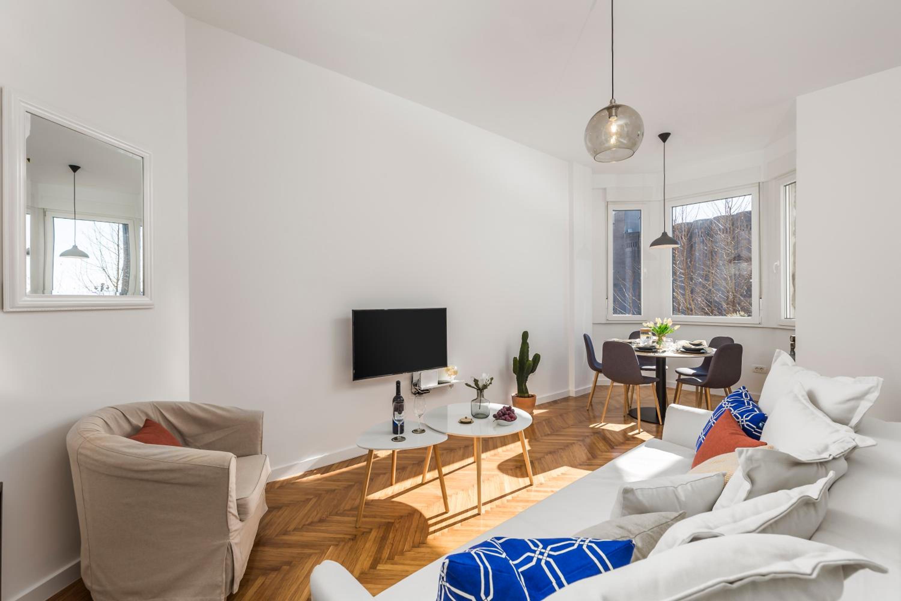 Two-Bedroom Apartment - Photo 30