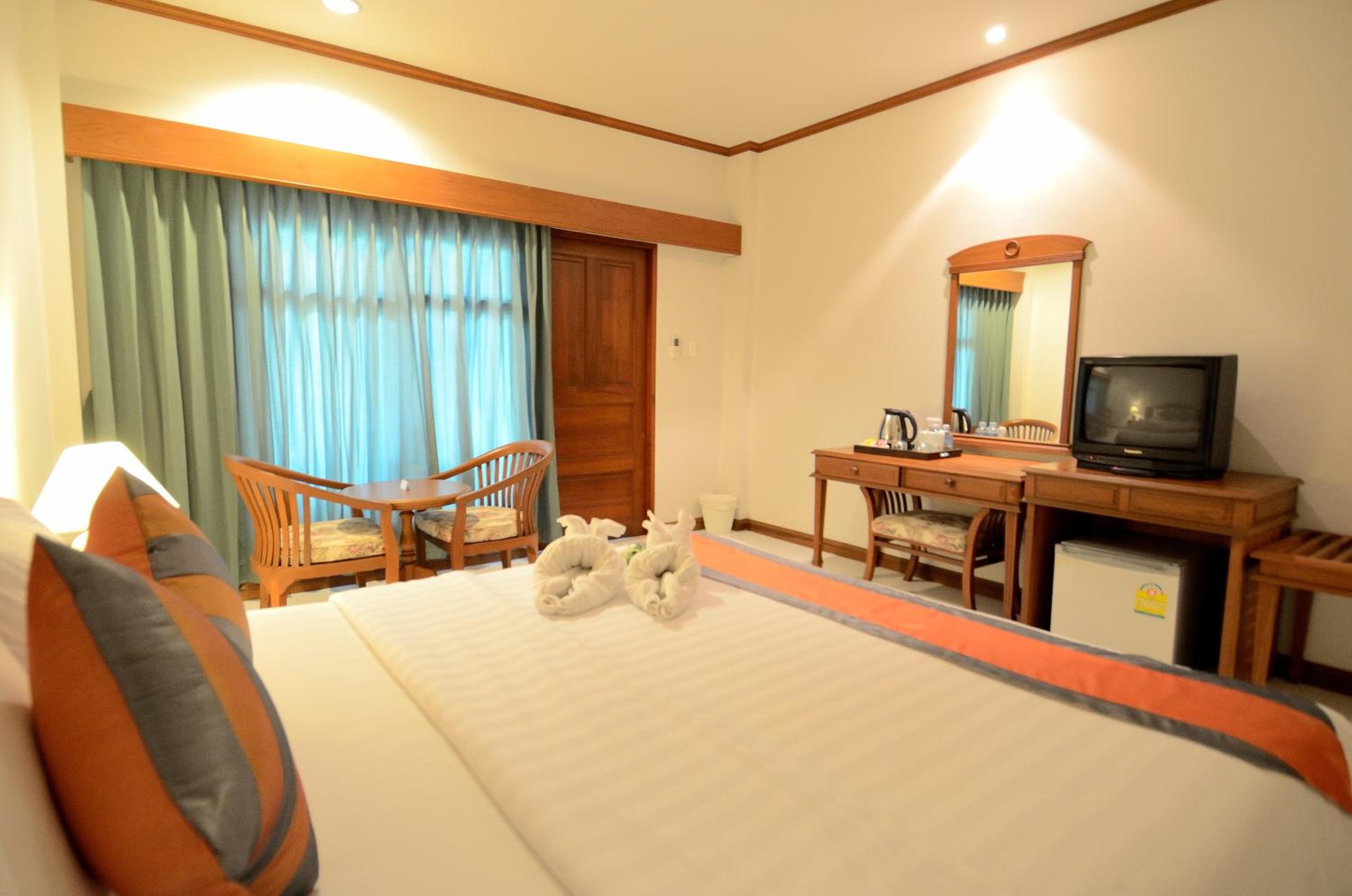Deluxe Double or Twin Room - Photo 4