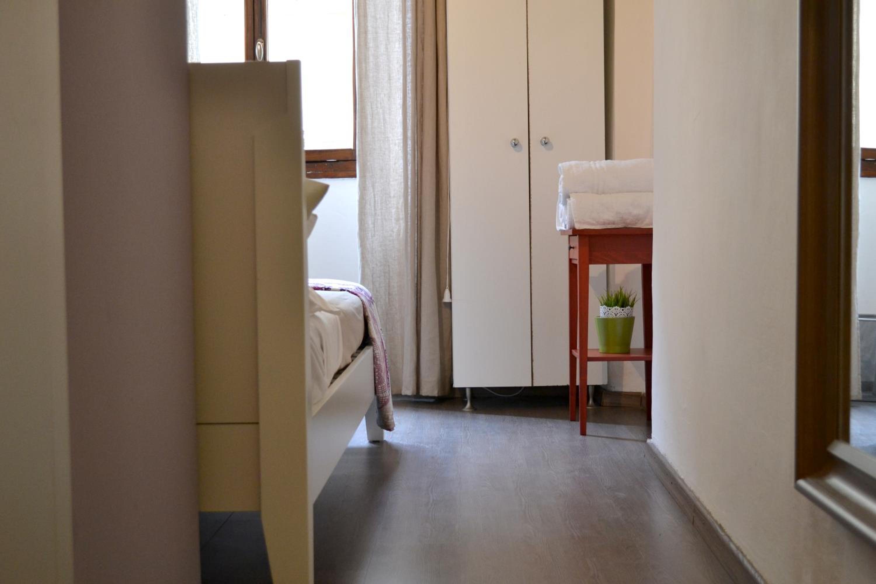 Standard Double Room photo 3