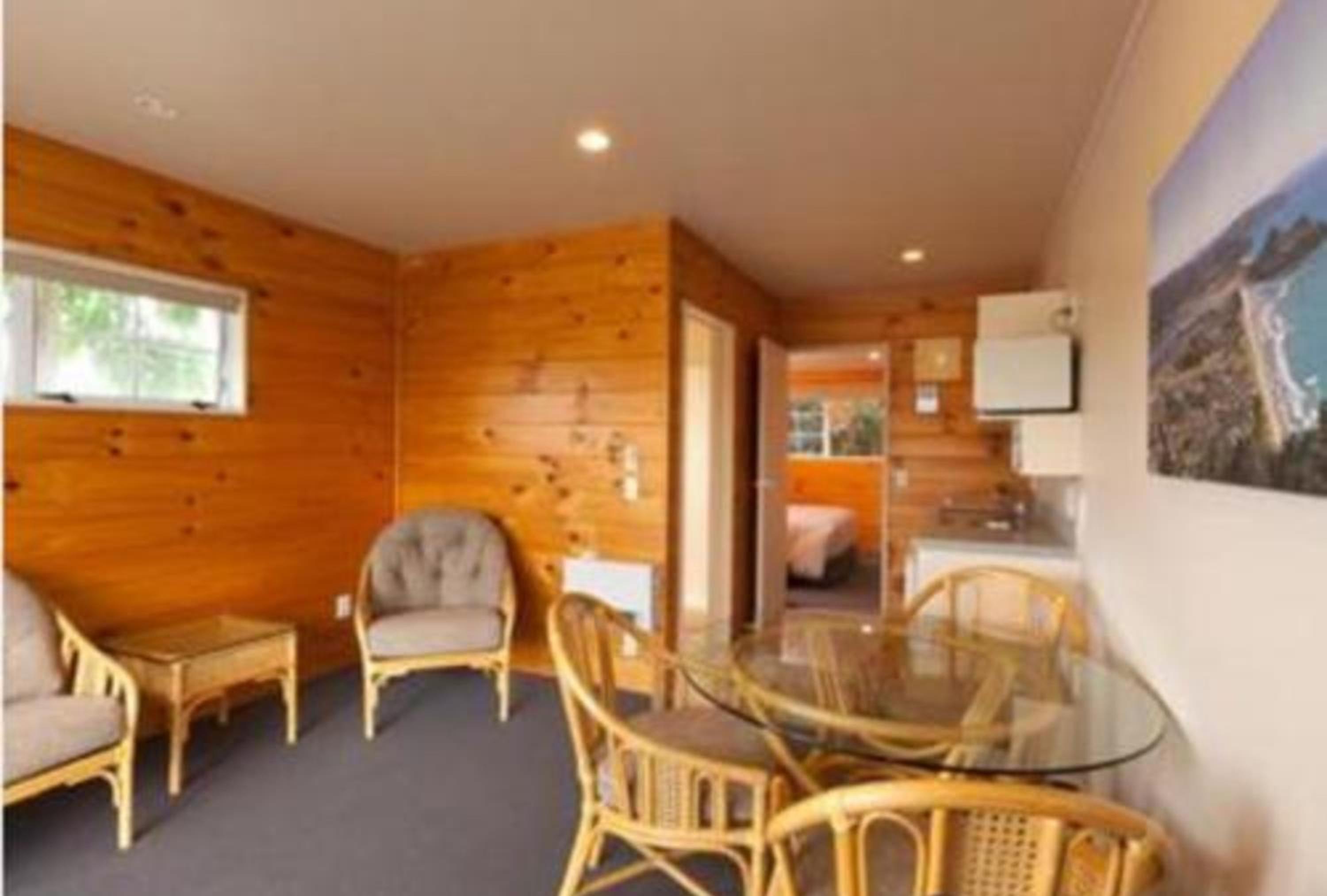 One-Bedroom Twin Apartment - Photo 6