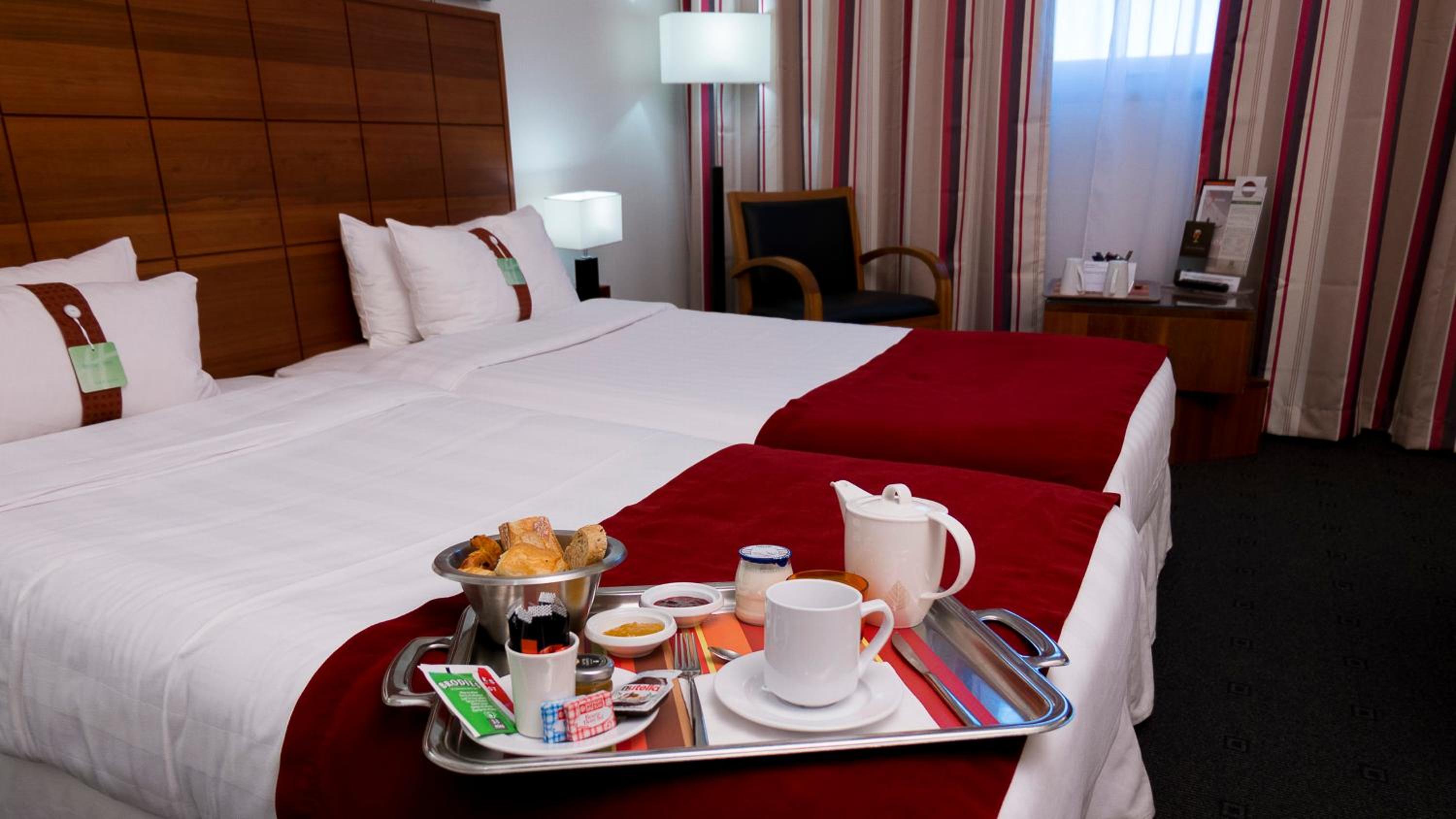 Standard Twin Room - Photo 2