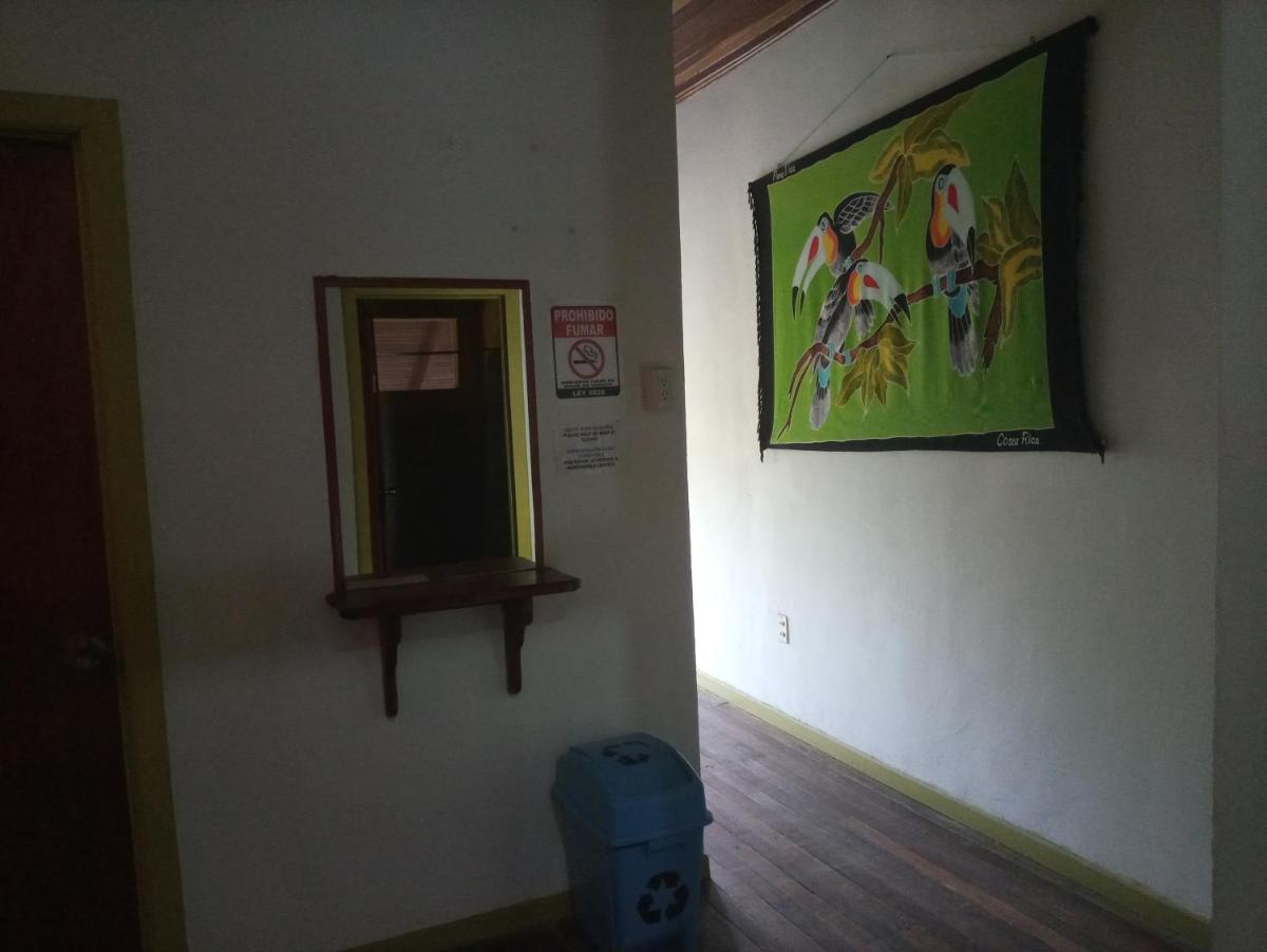Triple Room with Shared Bathroom 5 without A/C photo 1