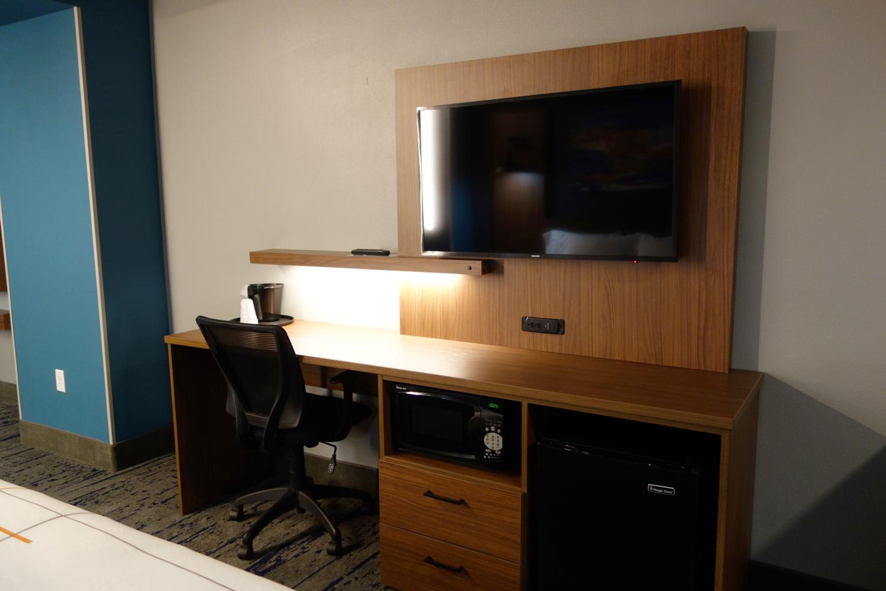 King Room - Mobility Access/Non-Smoking - Photo 4