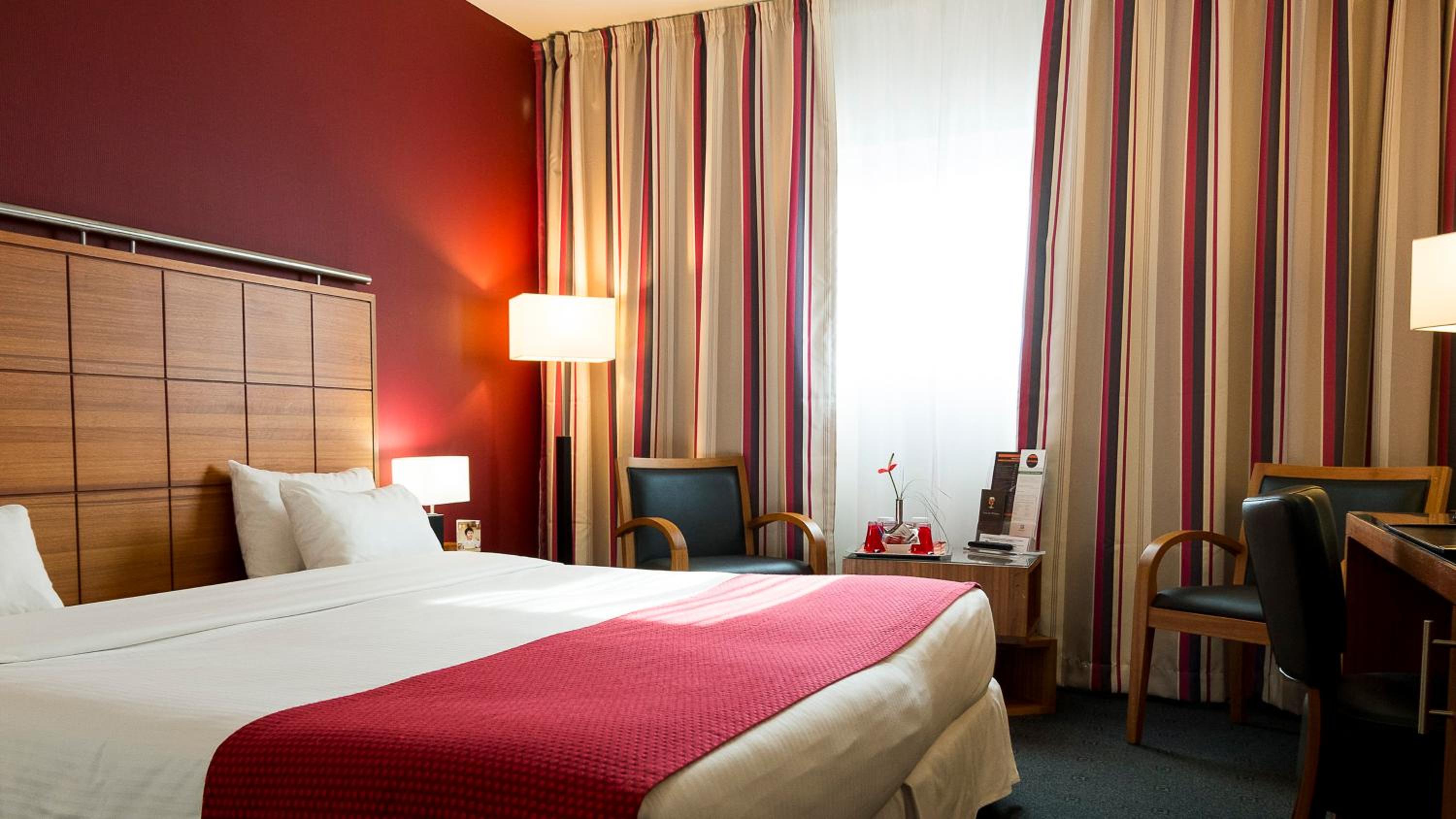 Standard King Room - Photo 3