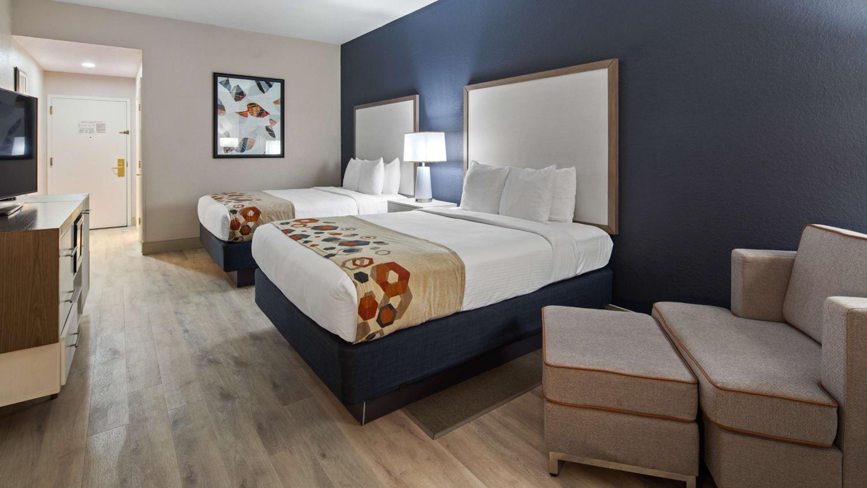 Large Queen Room with Two Queen Beds - Non-Smoking photo 1