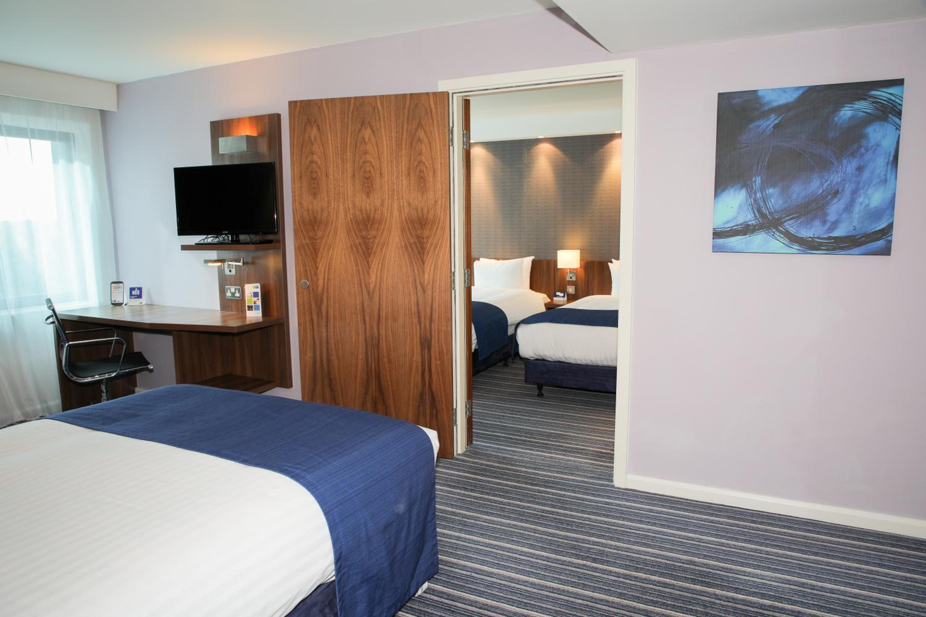 Double Room with Free Hot Breakfast - Accessible - Photo 1