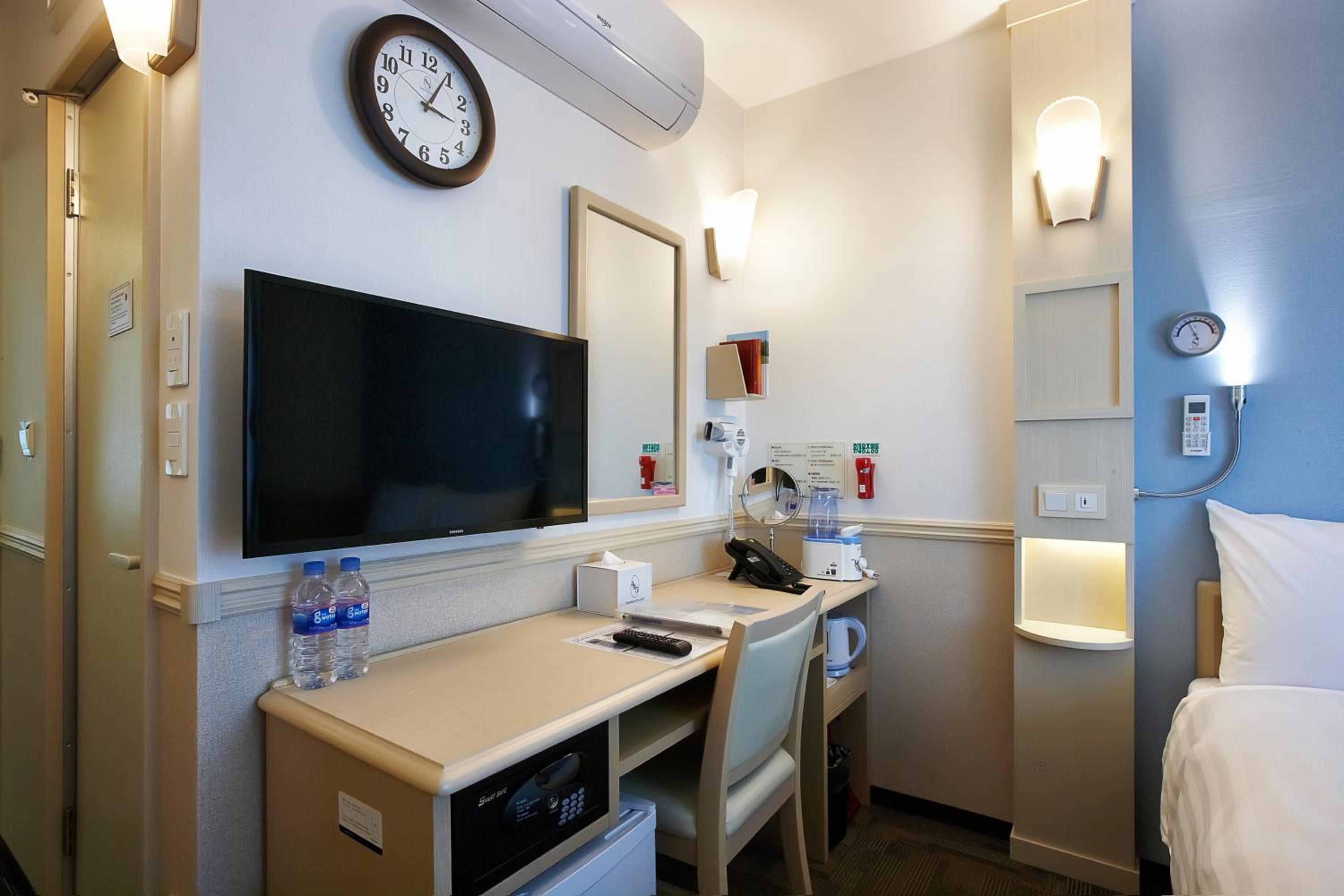 Economy Double Room - Photo 3