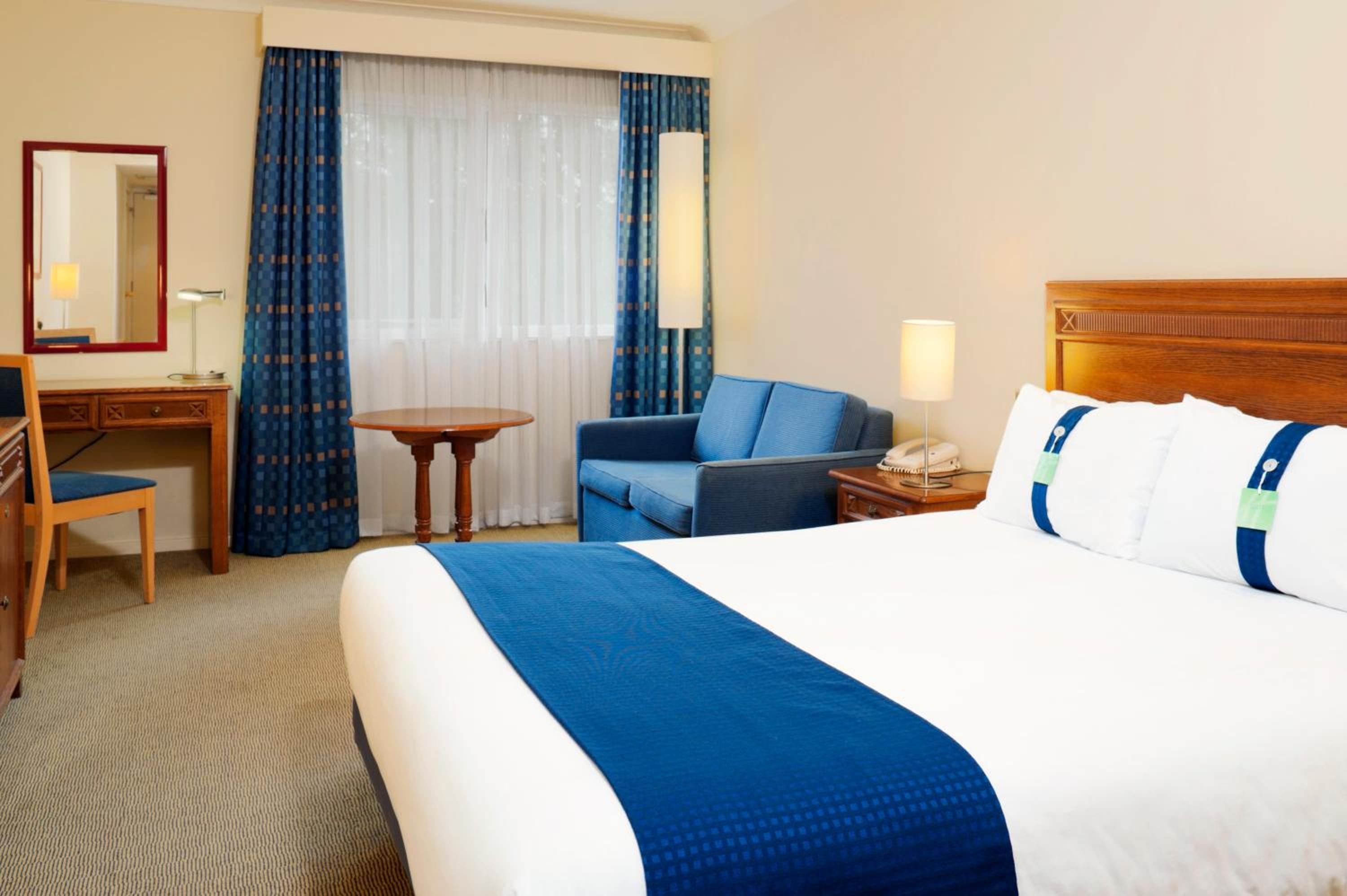Standard Double Room with Single Sofa Bed photo 3