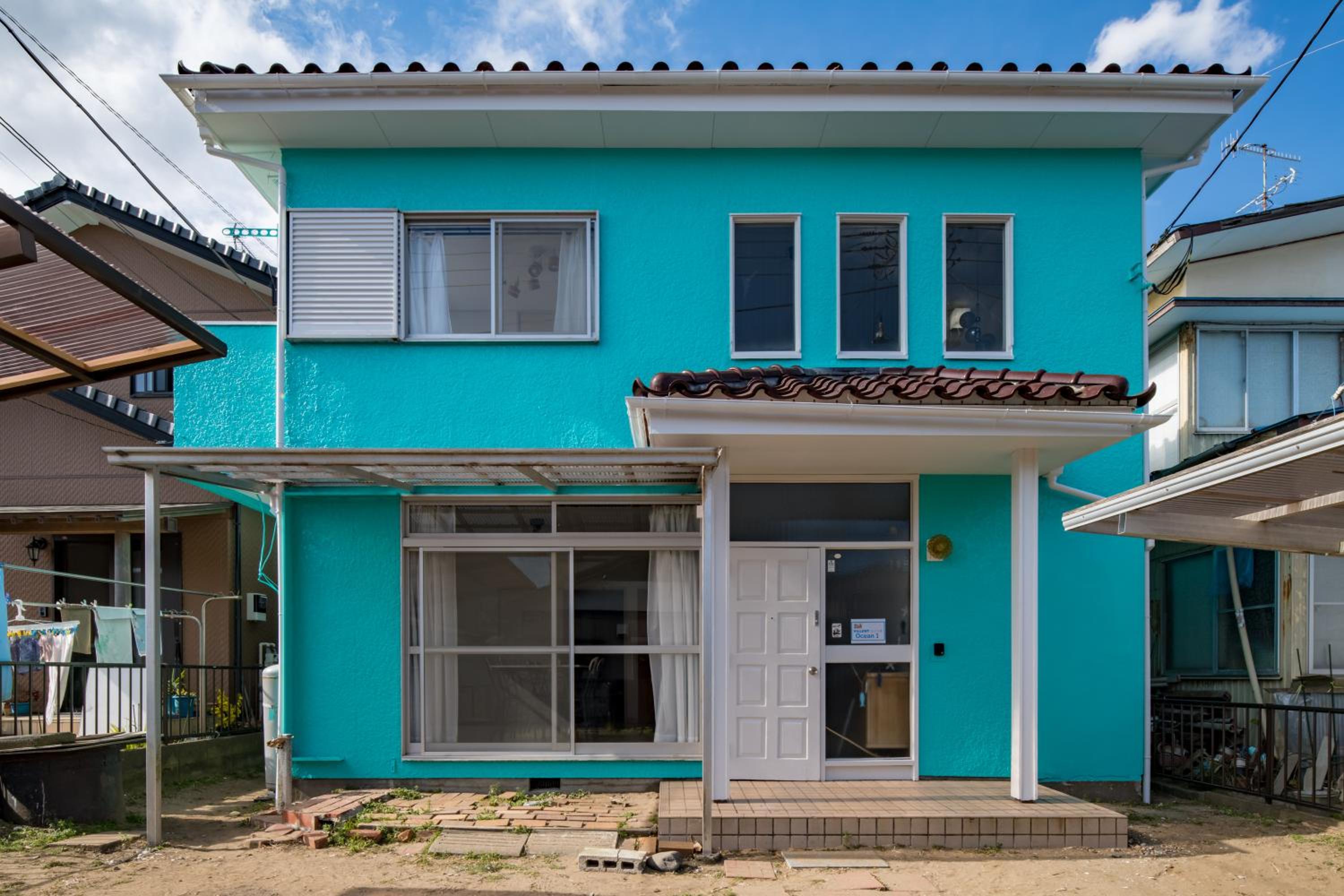Five-Bedroom House photo 2