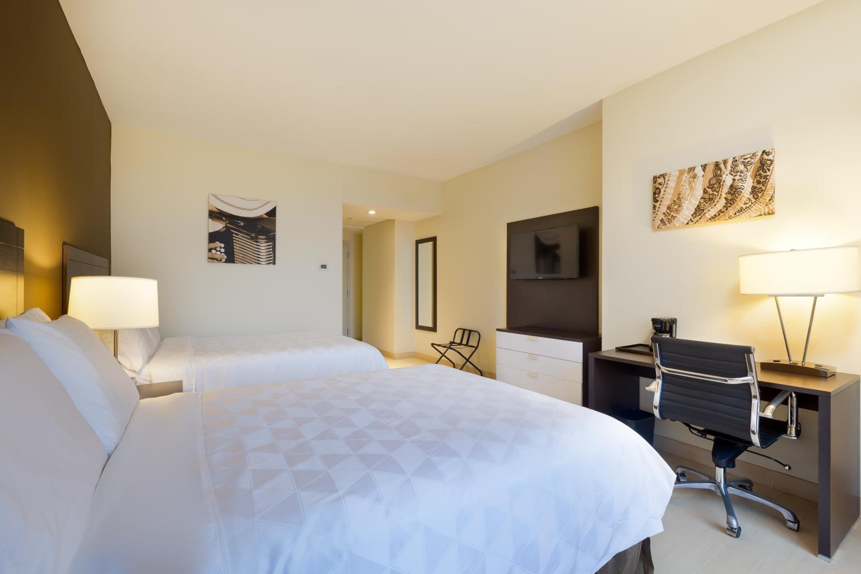 Available room thumbnail 5
