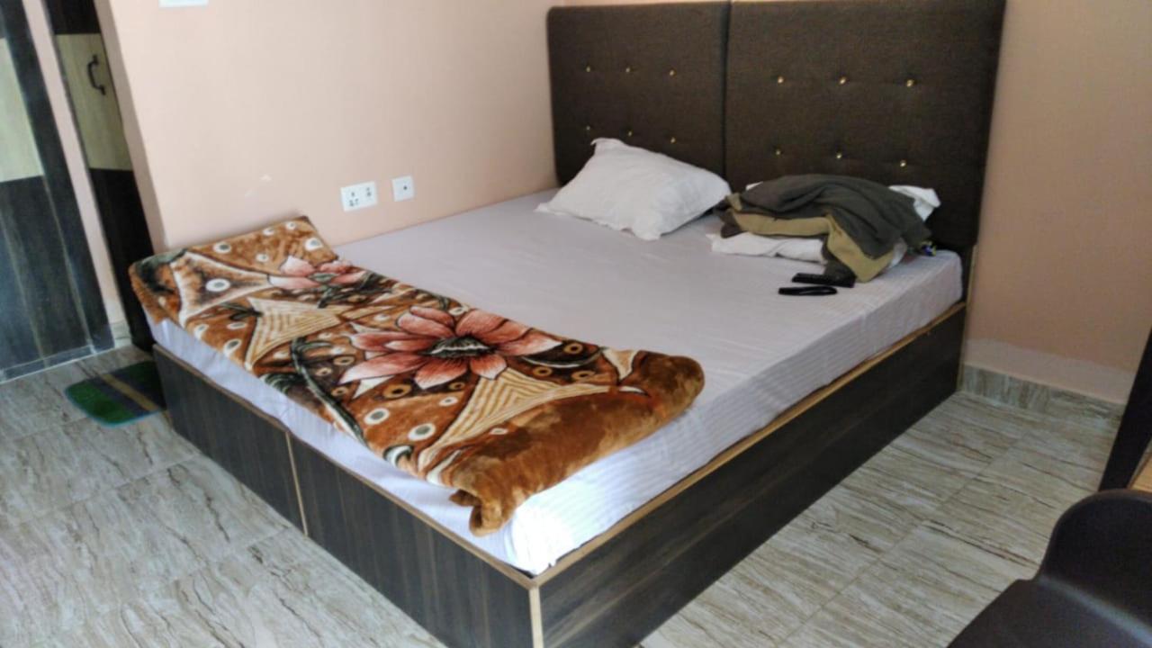 Deluxe Double Room with Balcony photo 3