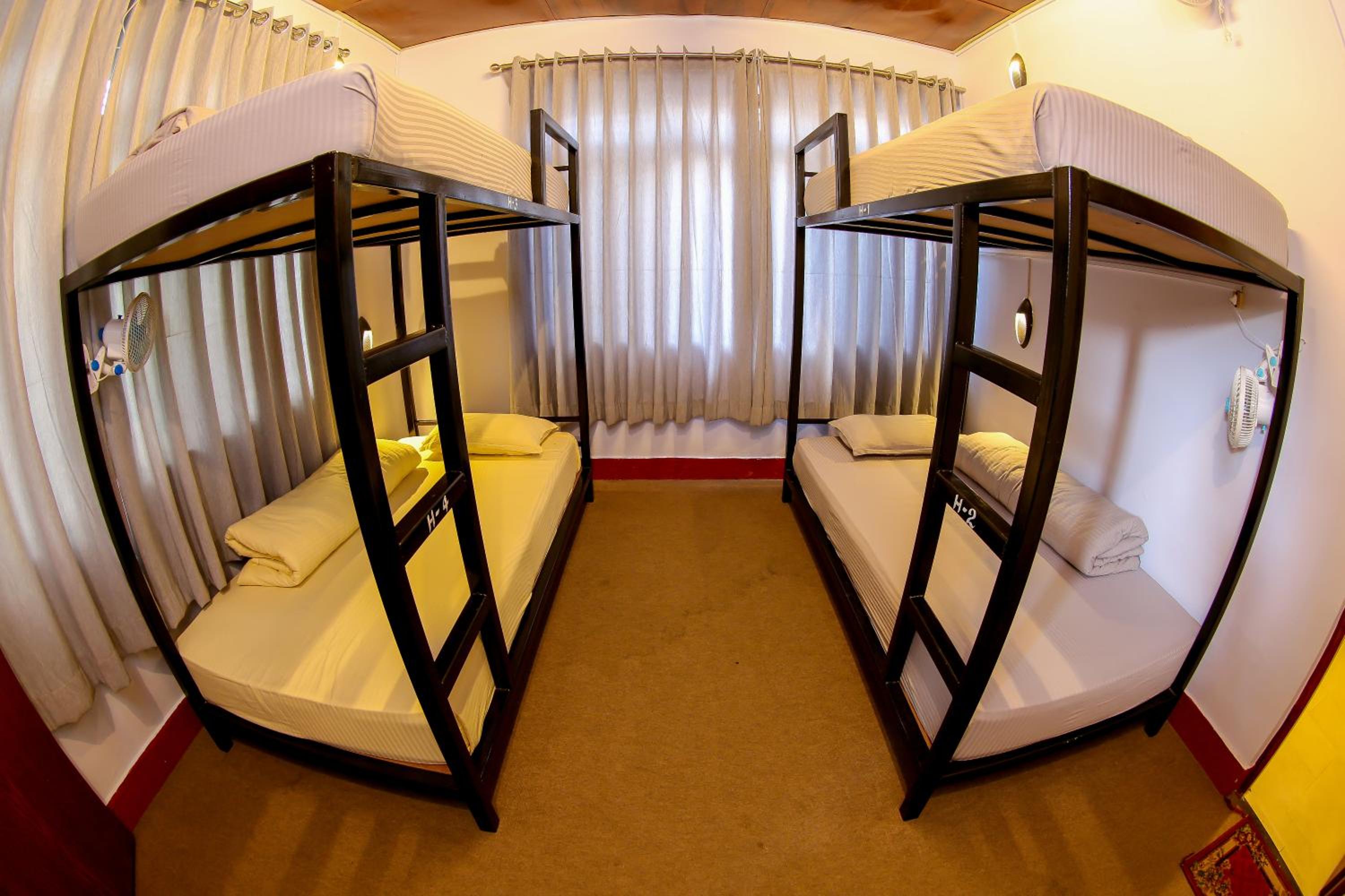 Bed In 4-Bed Mixed Dormitory Room photo 1