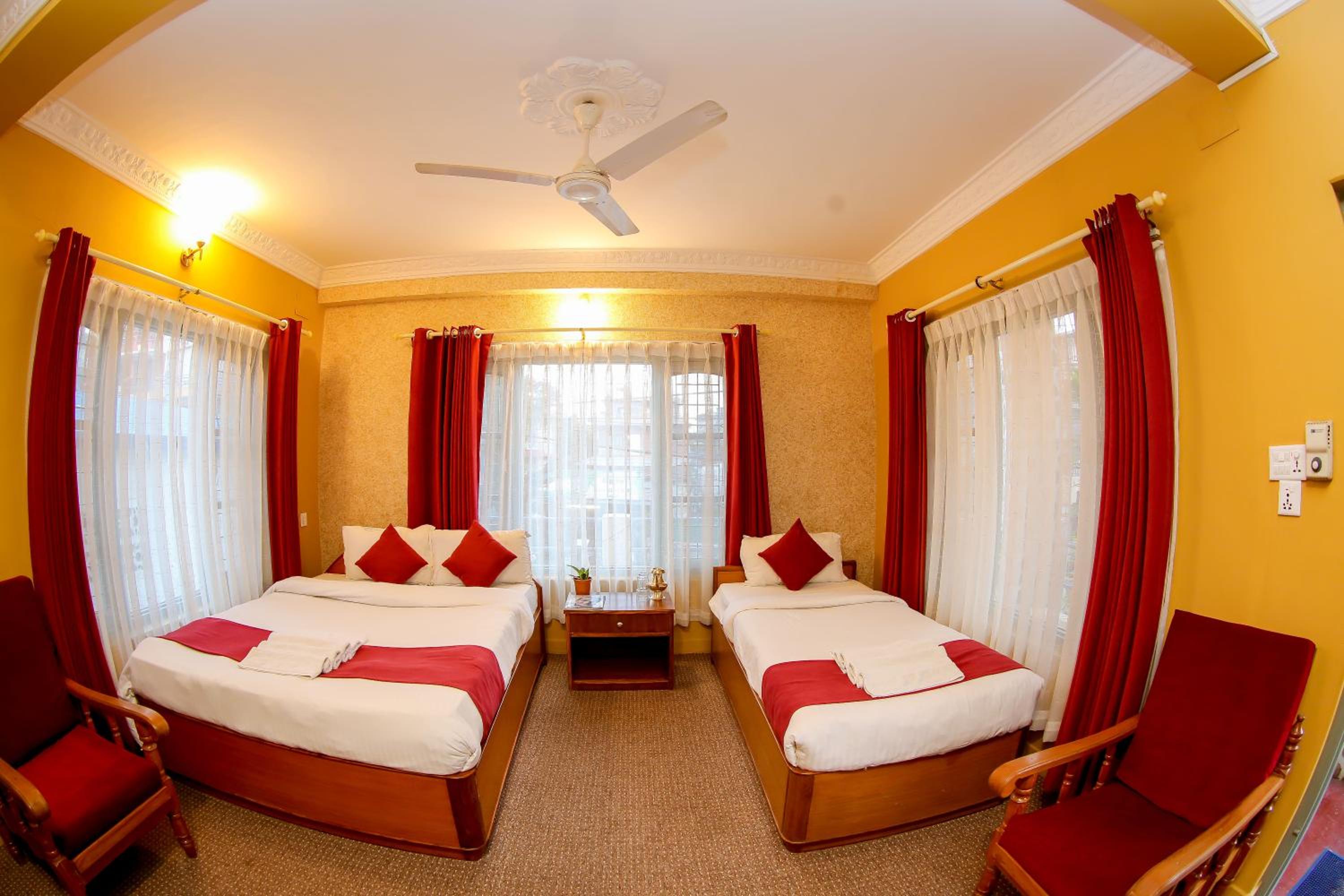 Deluxe Triple Room photo 2