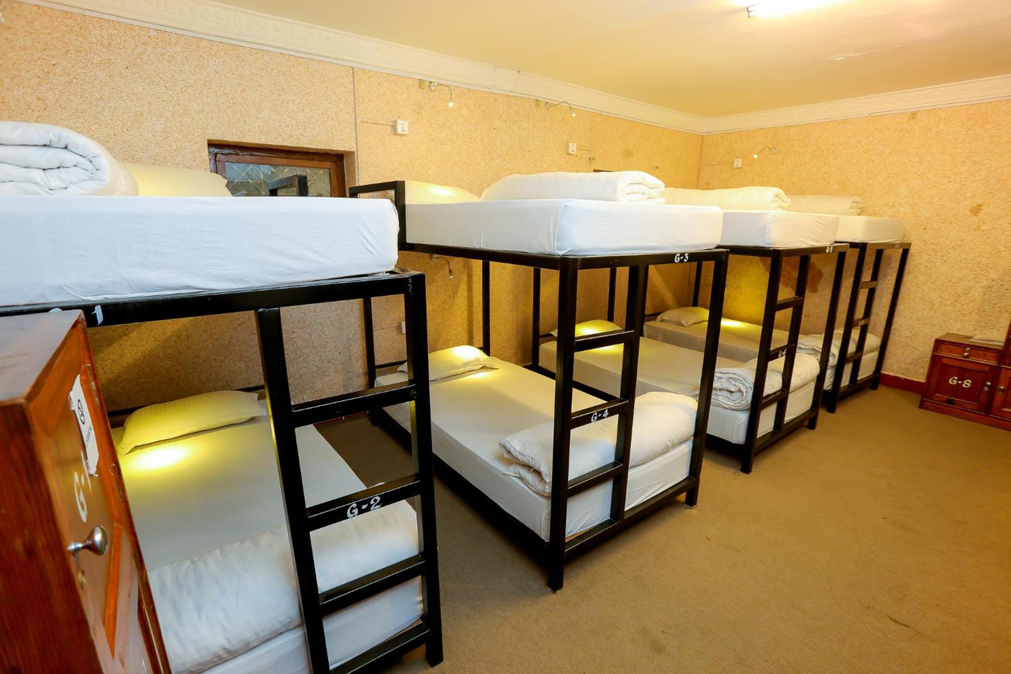 Bed in 8-Bed Dormitory Room photo 1