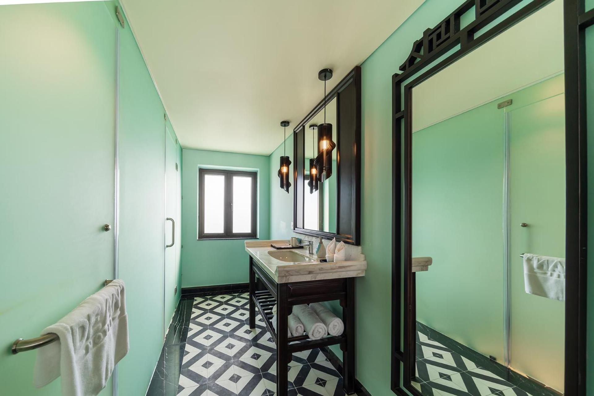 Deluxe Double Room with Balcony and River View photo 2