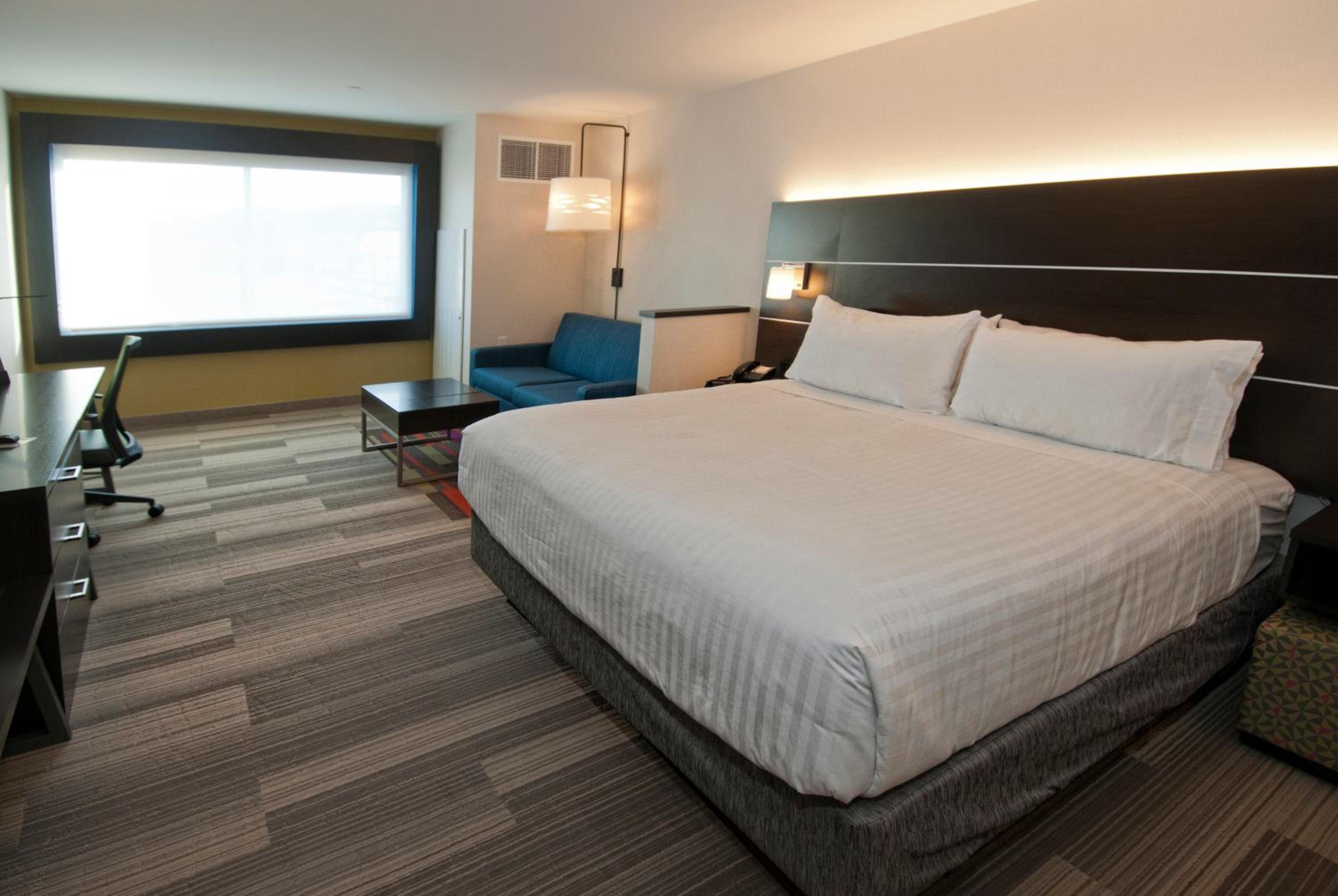 Queen Suite with Two Queen Beds