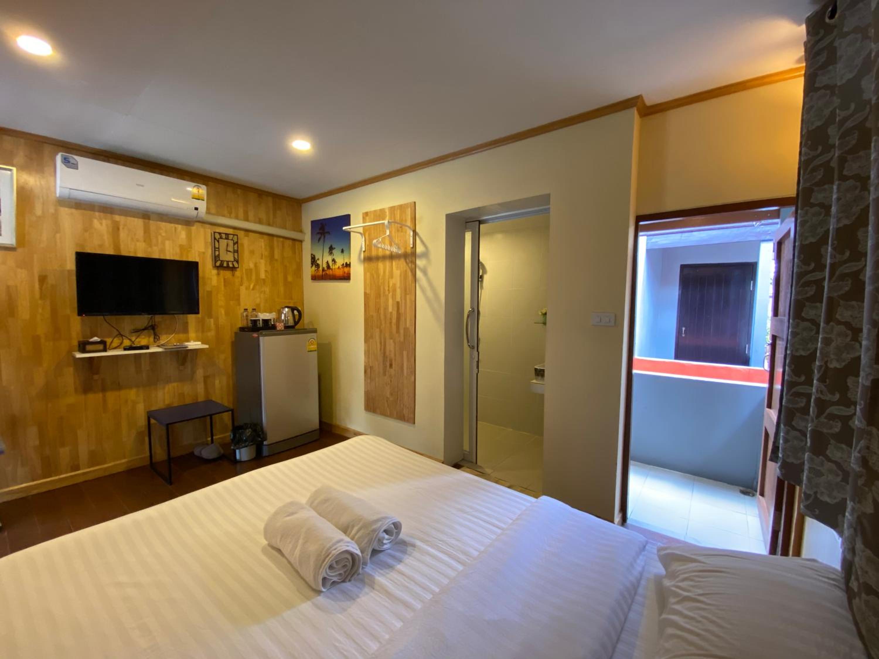 Standard Double or Twin Room photo 3